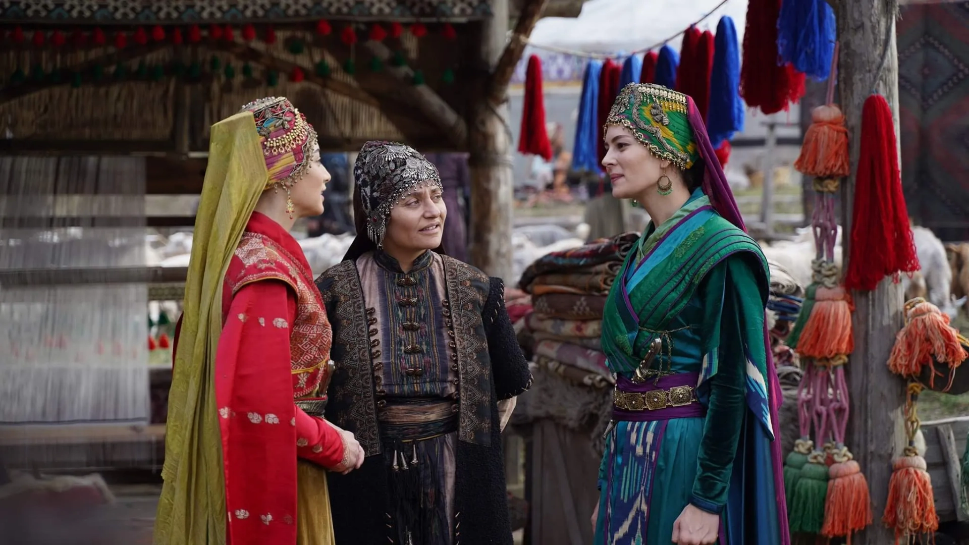 Özge Törer, Didem Balçin, and Yildiz Çagri Atiksoy in The Founder: Ottoman (2019)