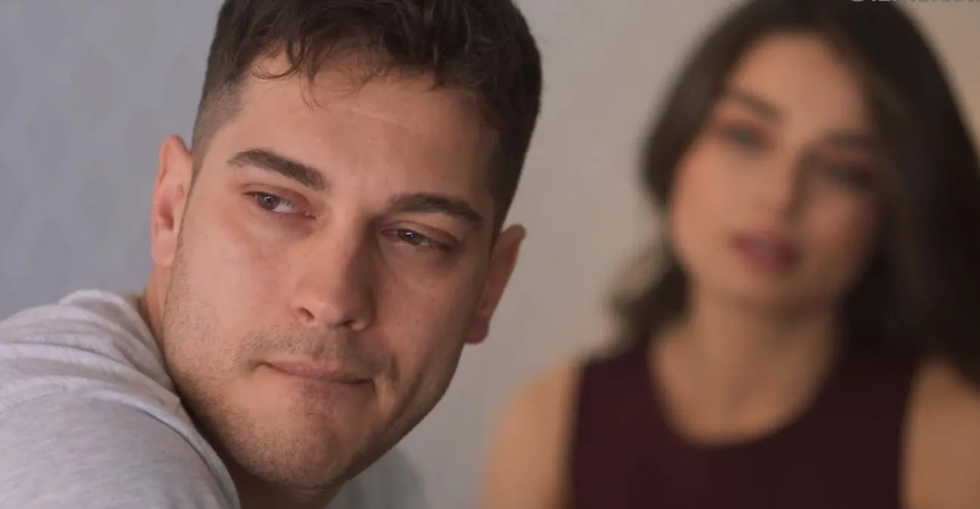 Çagatay Ulusoy and Ayça Aysin Turan in The Protector (2018)