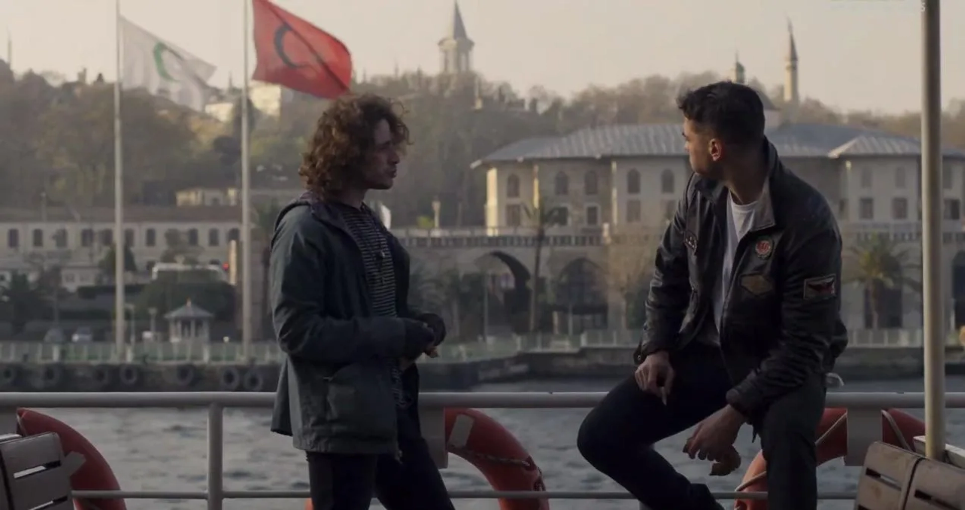 Çagatay Ulusoy and Cem Yigit Uzümoglu in The Protector (2018)