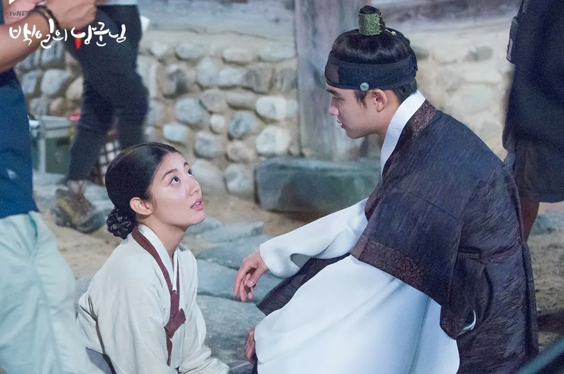 Nam Ji-hyun and Kyung-soo Do in 100 Days My Prince (2018)