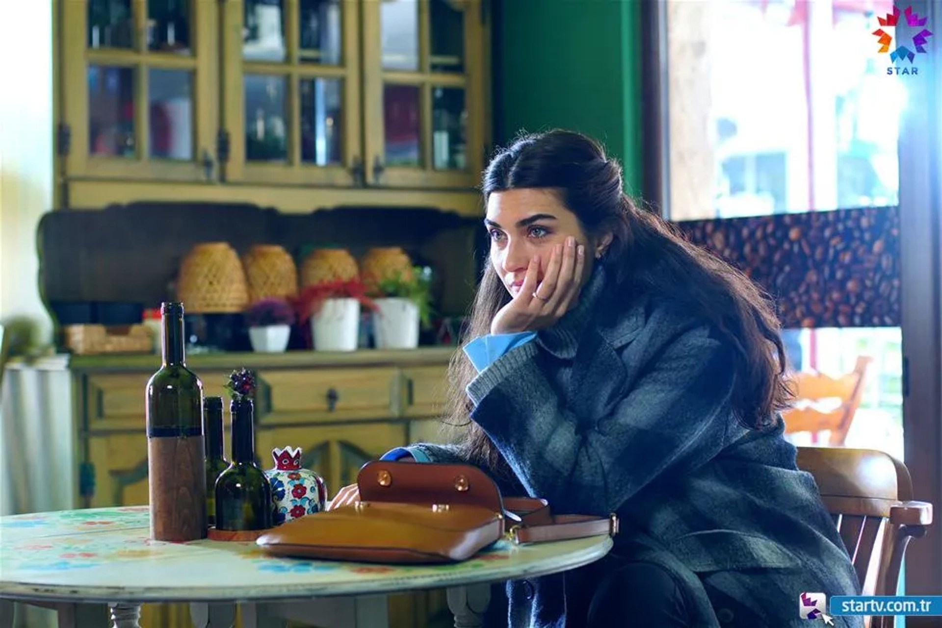 Tuba Büyüküstün in The Ambassador's Daughter (2019)