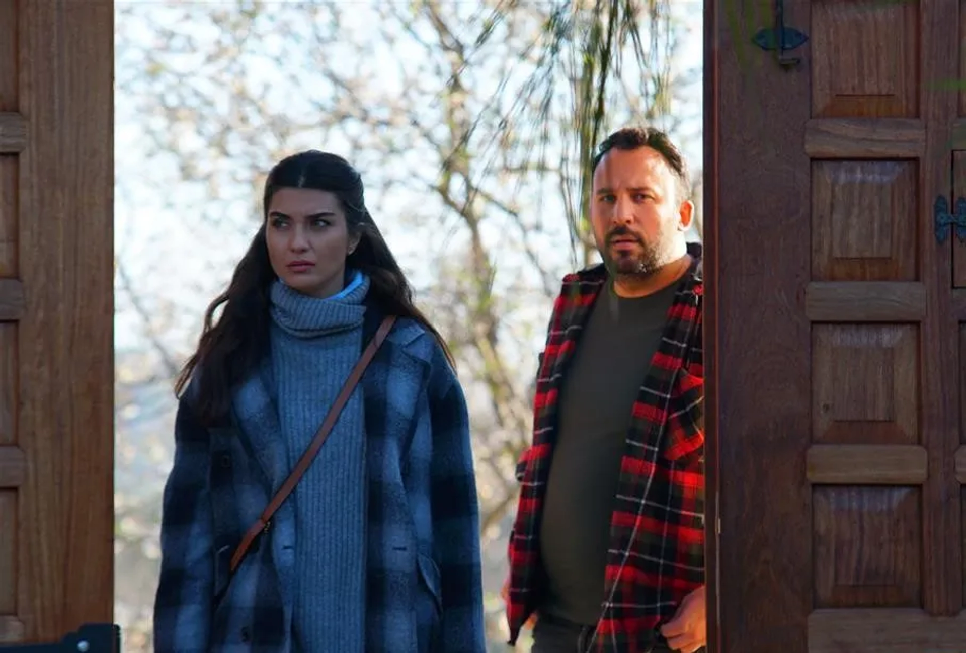 Tuba Büyüküstün and Ferit Aktug in The Ambassador's Daughter (2019)