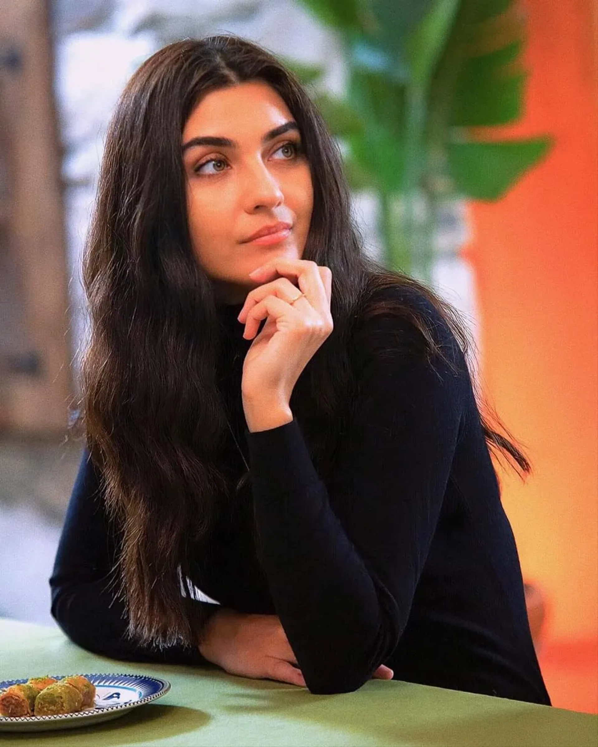 Tuba Büyüküstün in The Ambassador's Daughter (2019)