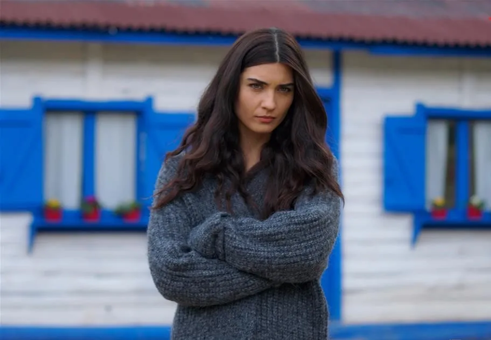 Tuba Büyüküstün in The Ambassador's Daughter (2019)