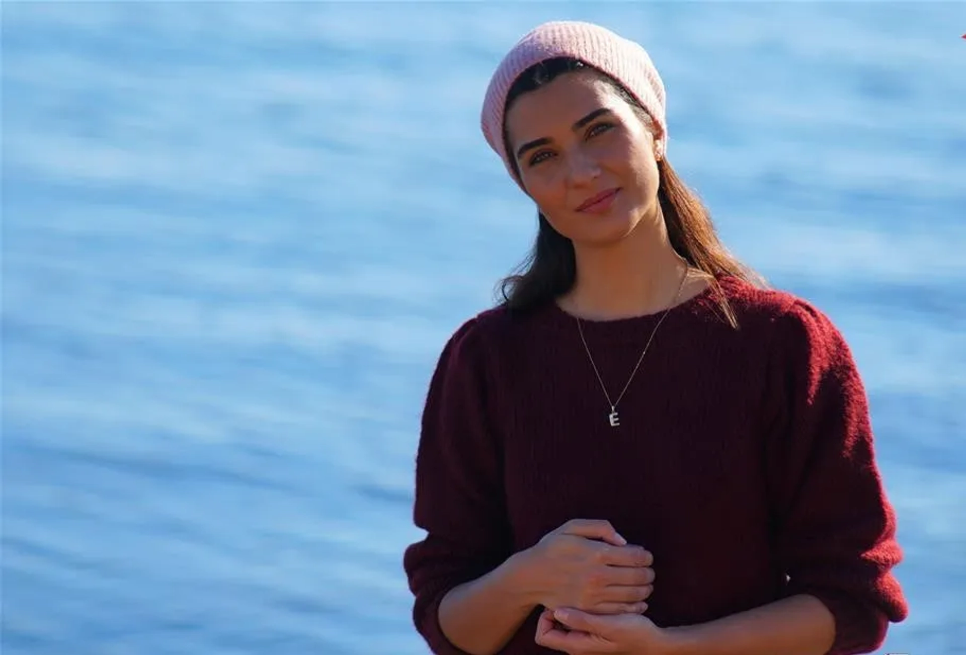 Tuba Büyüküstün in The Ambassador's Daughter (2019)