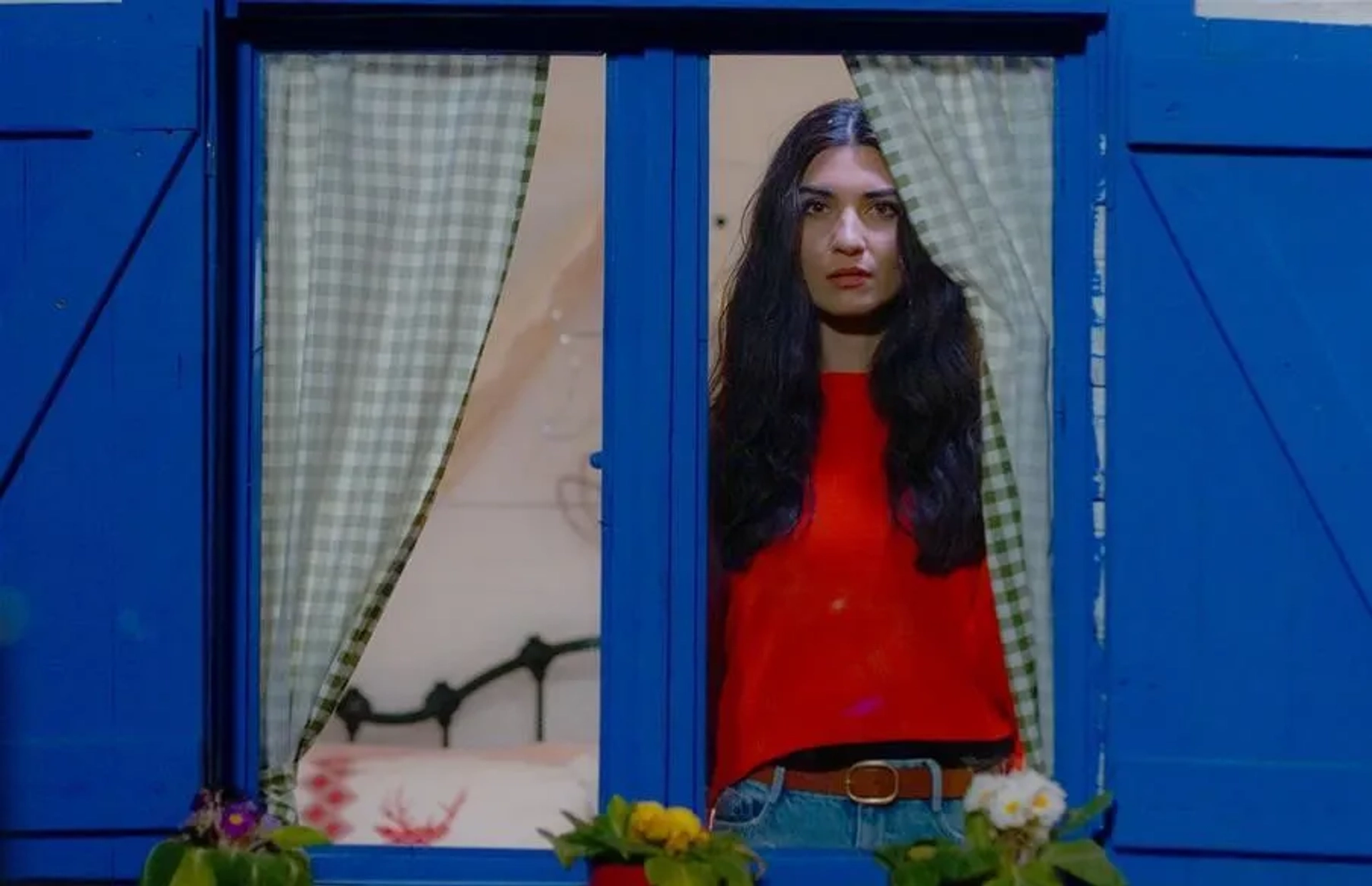 Tuba Büyüküstün in The Ambassador's Daughter (2019)