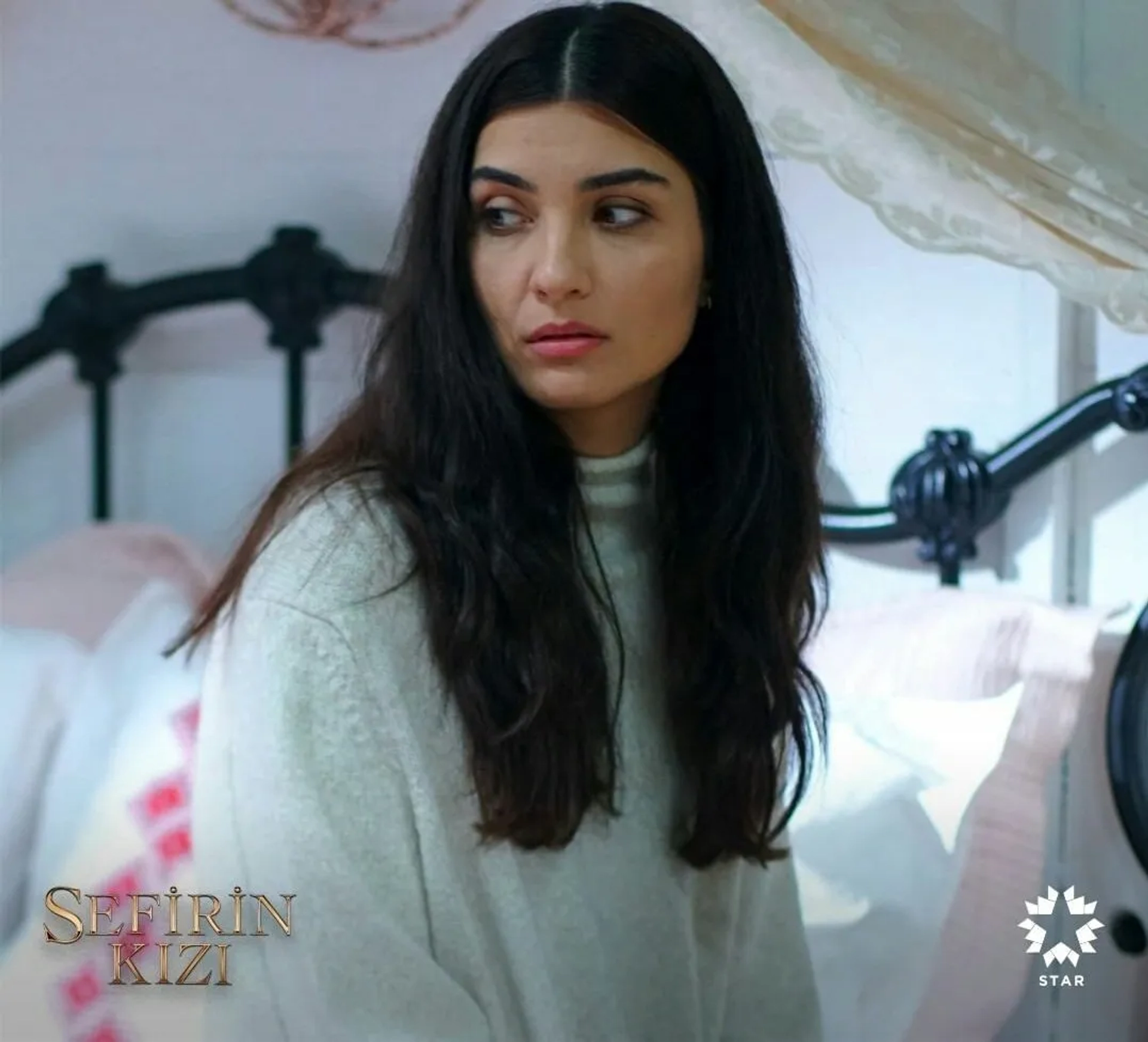 Tuba Büyüküstün in The Ambassador's Daughter (2019)