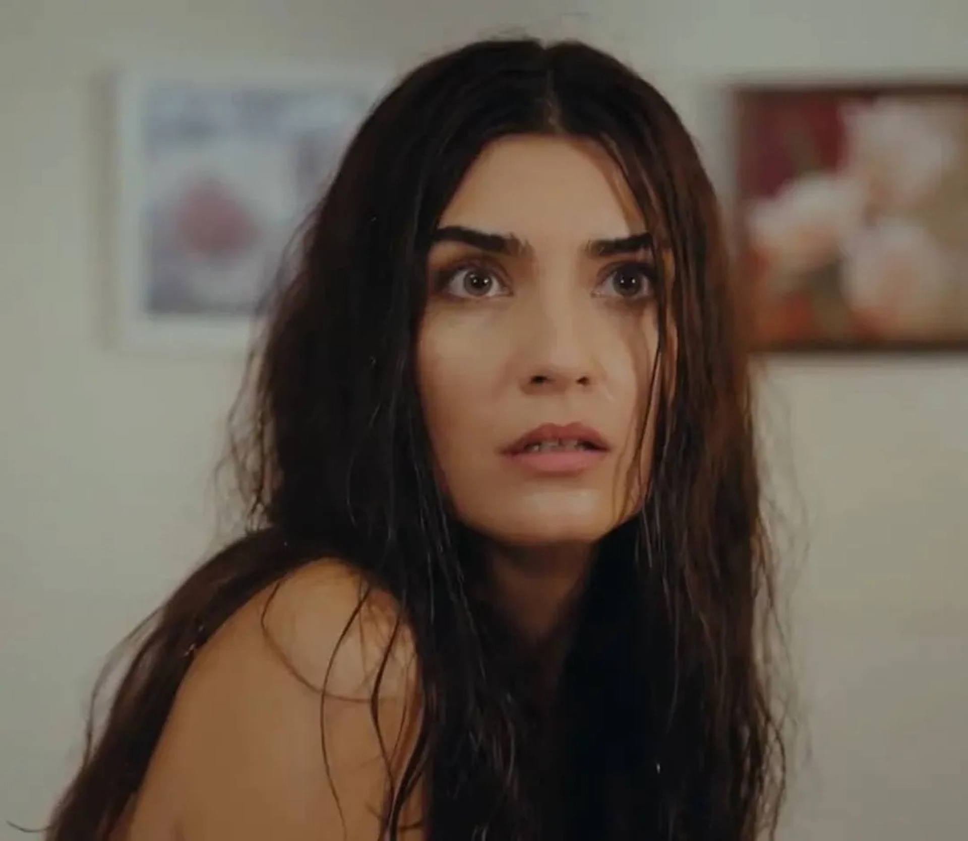 Tuba Büyüküstün in The Ambassador's Daughter (2019)