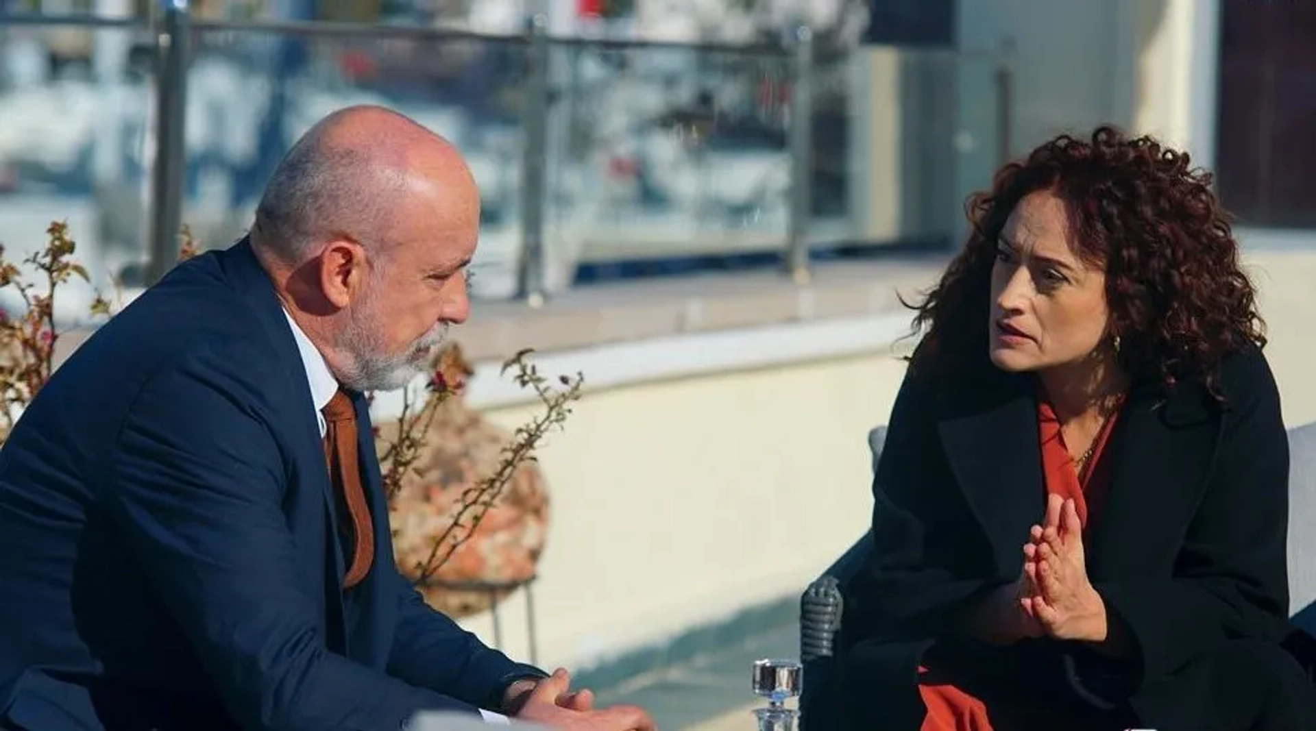 Erdal Küçükkömürcü and Esra Kizildogan in The Ambassador's Daughter (2019)