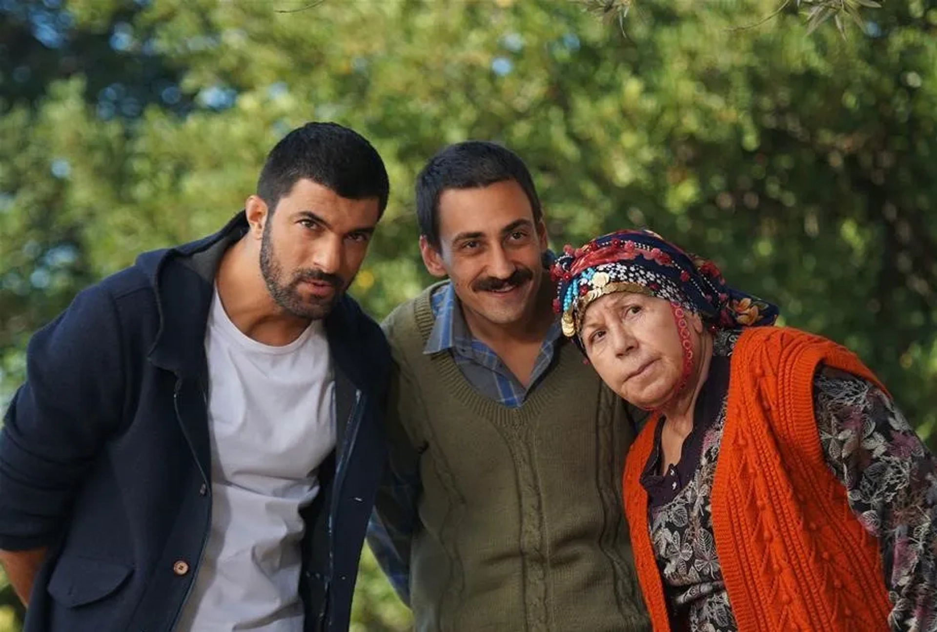 Zerrin Sümer, Engin Akyürek, and Edip Tepeli in The Ambassador's Daughter (2019)