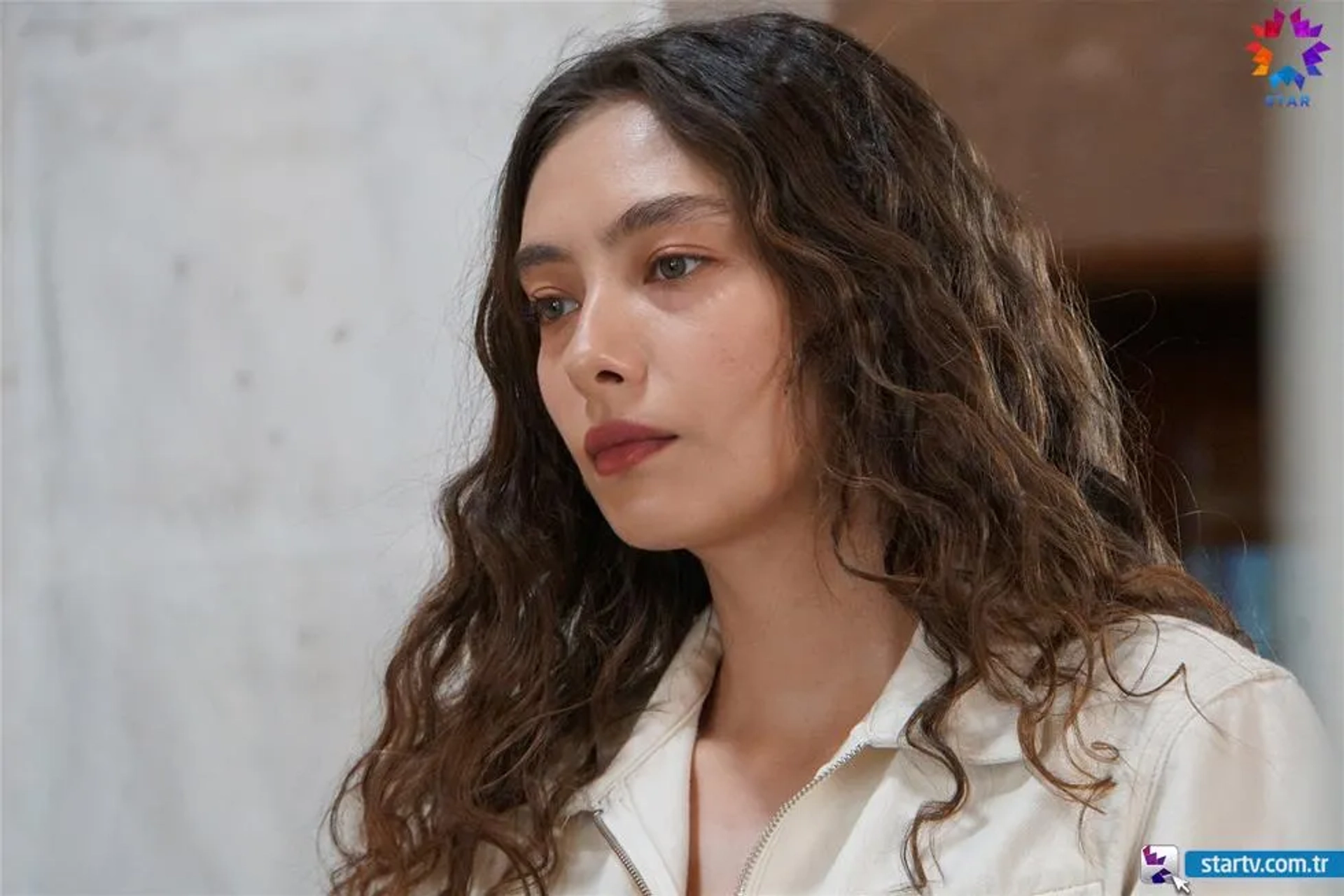 Neslihan Atagül in The Ambassador's Daughter (2019)