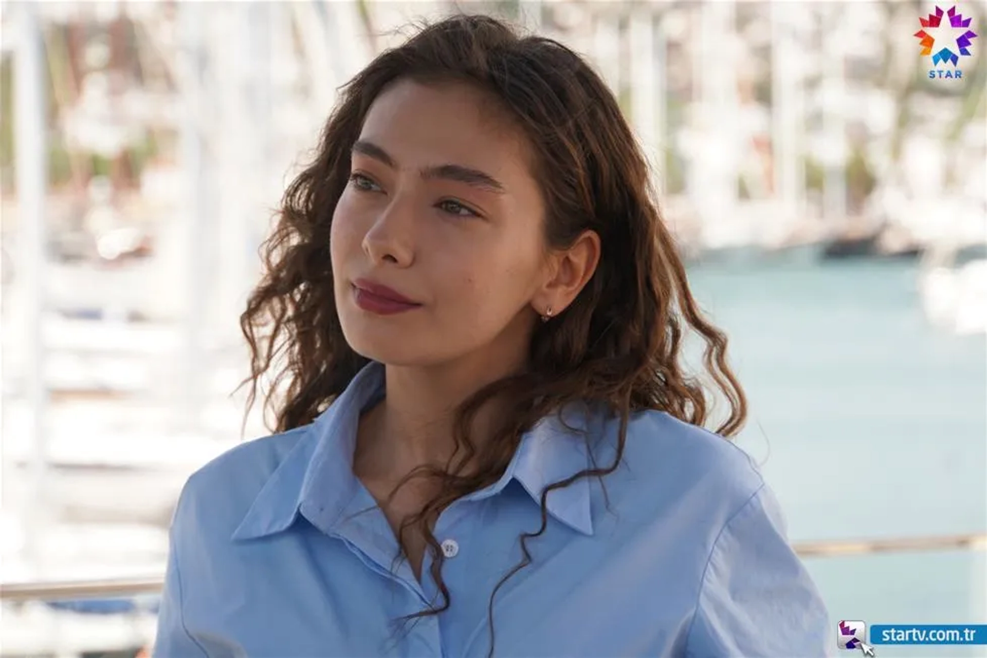 Neslihan Atagül in The Ambassador's Daughter (2019)