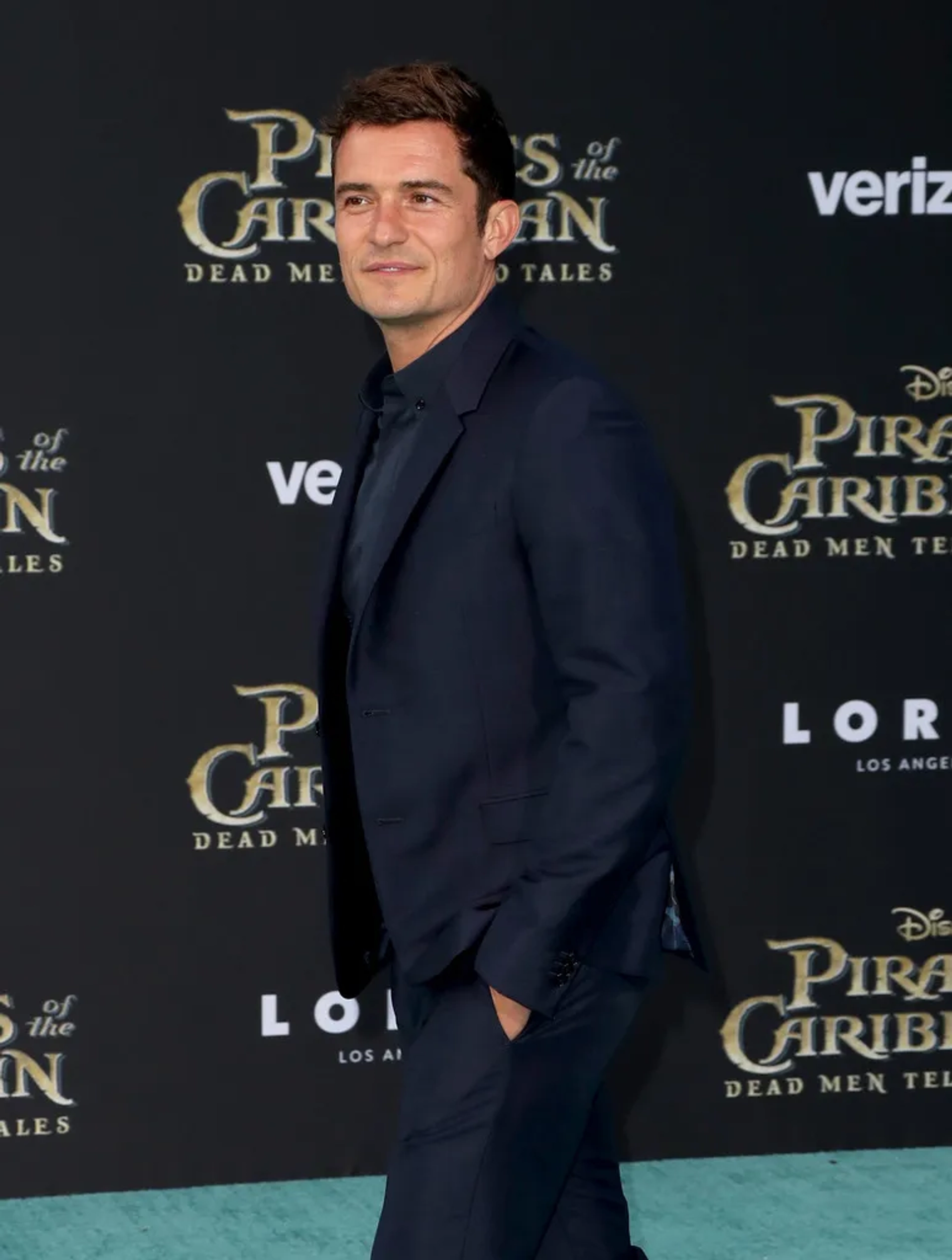 Orlando Bloom at an event for Pirates of the Caribbean: Dead Men Tell No Tales (2017)