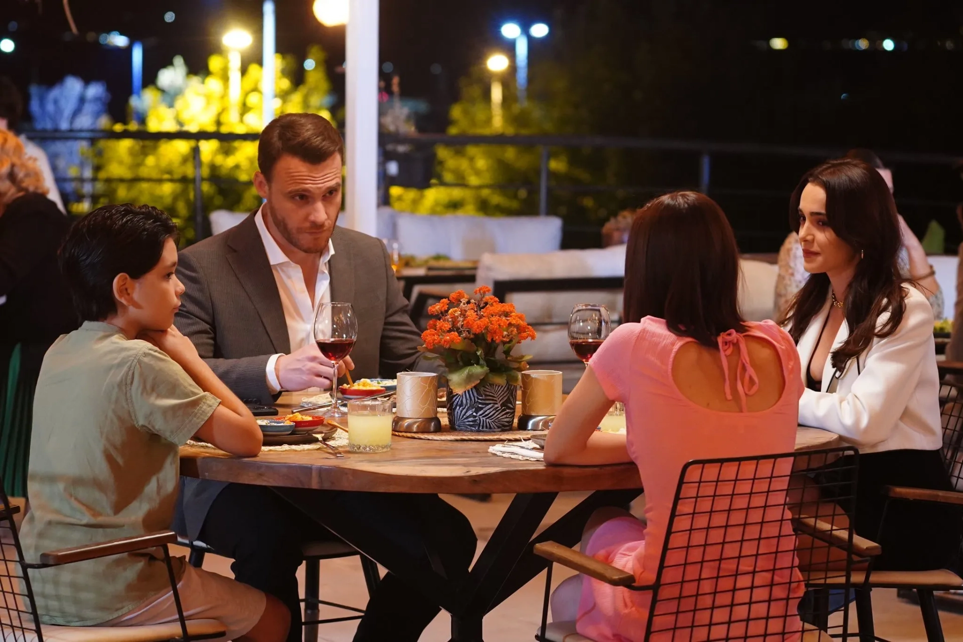 Hafsanur Sancaktutan, Adin Külçe, Lara Aslan, and Kerem Bürsin in If You Love (2023)