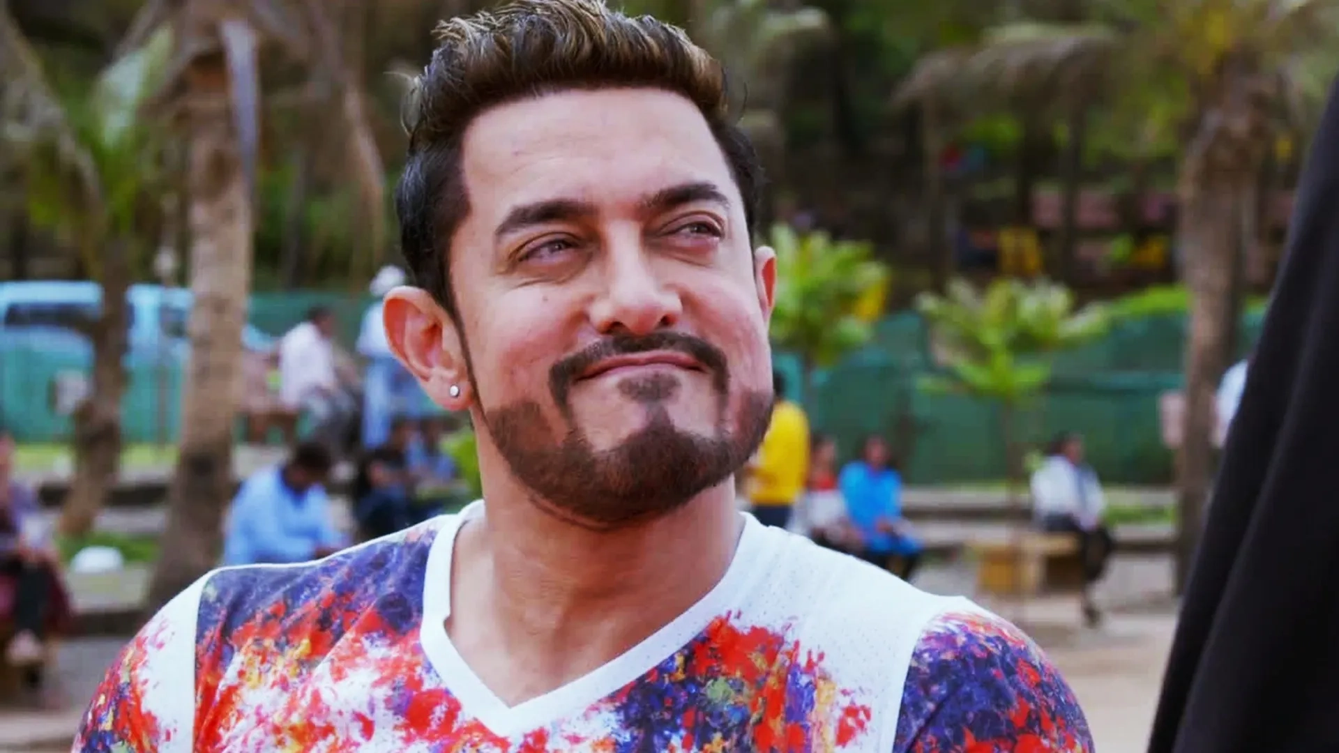 Aamir Khan and Zaira Wasim in Secret Superstar (2017)