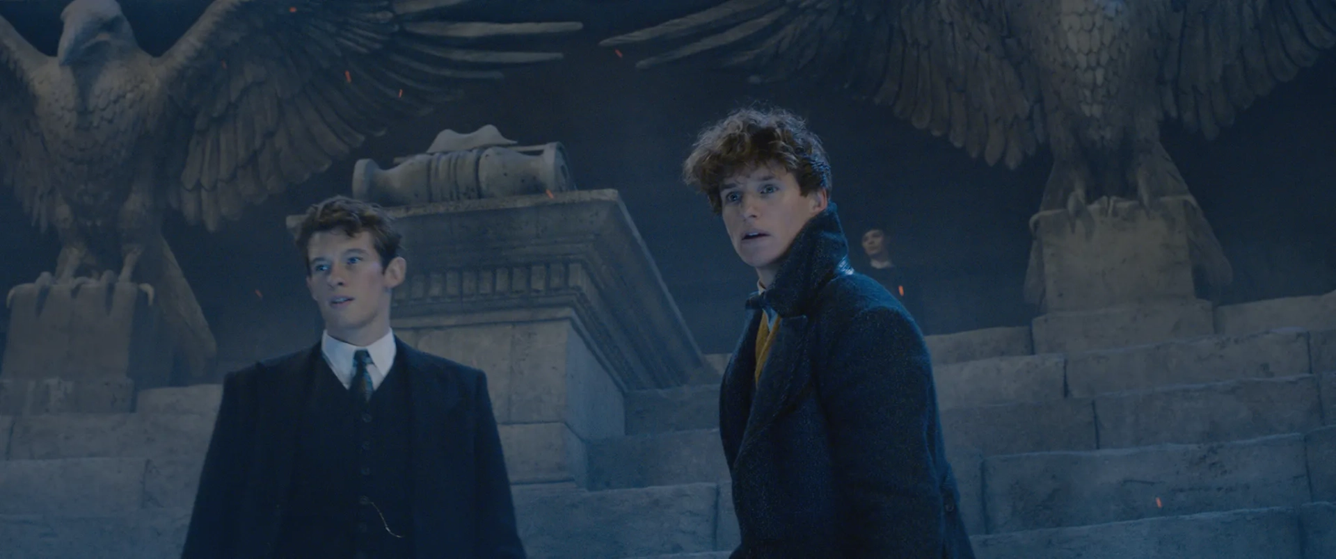 Eddie Redmayne and Callum Turner in Fantastic Beasts: The Crimes of Grindelwald (2018)