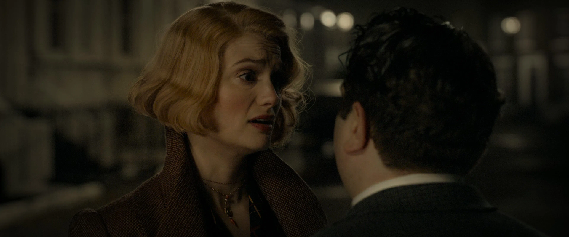 Dan Fogler and Alison Sudol in Fantastic Beasts: The Crimes of Grindelwald (2018)