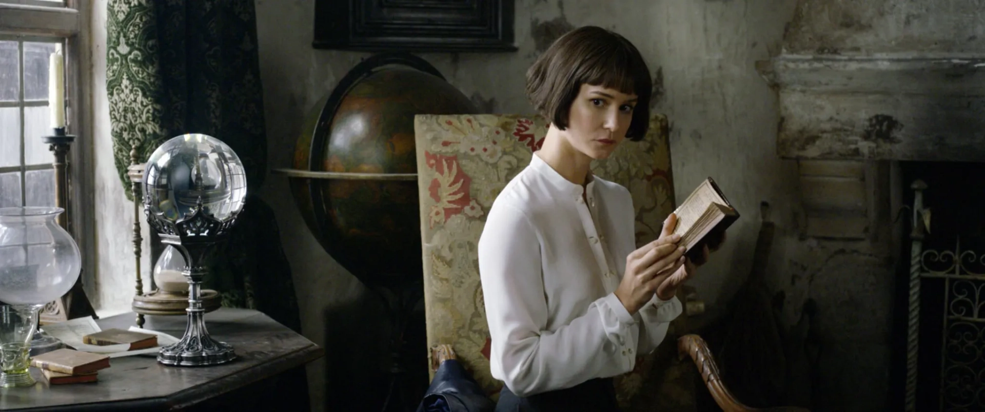 Katherine Waterston in Fantastic Beasts: The Crimes of Grindelwald (2018)