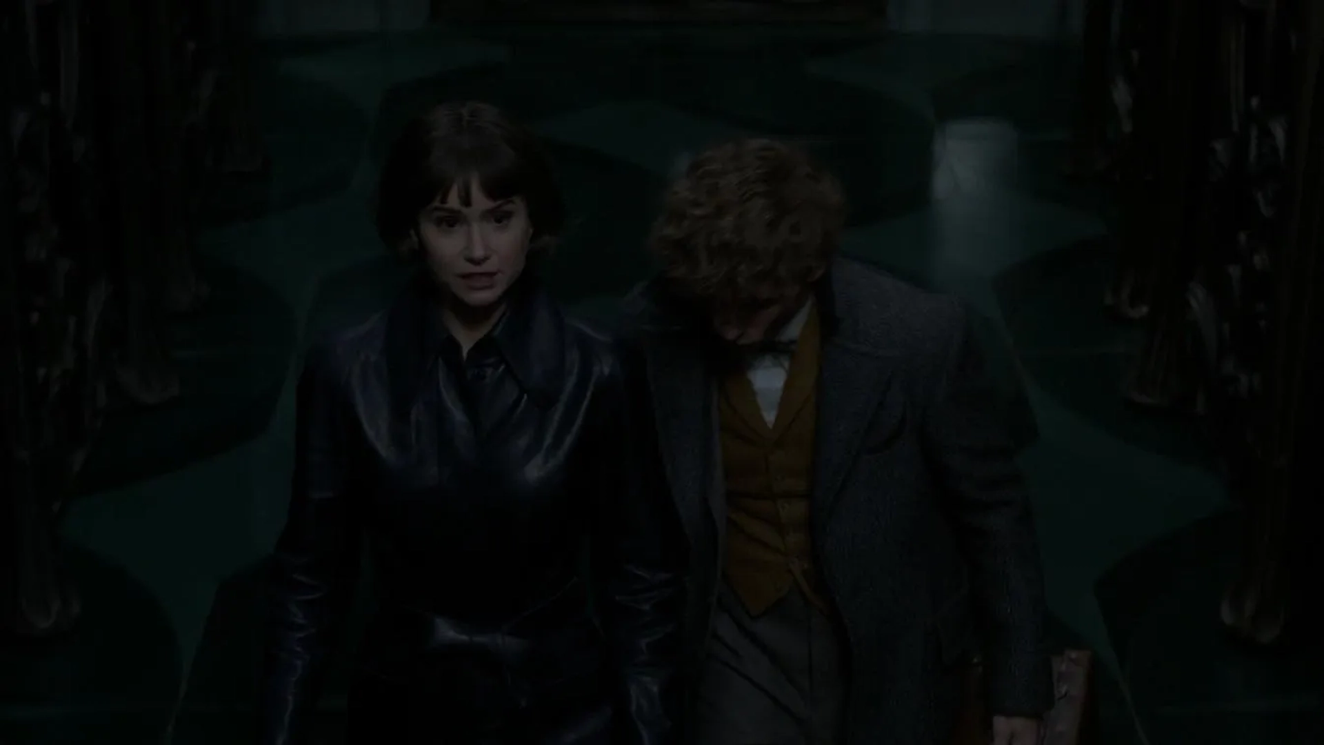 Eddie Redmayne and Katherine Waterston in Fantastic Beasts: The Crimes of Grindelwald (2018)