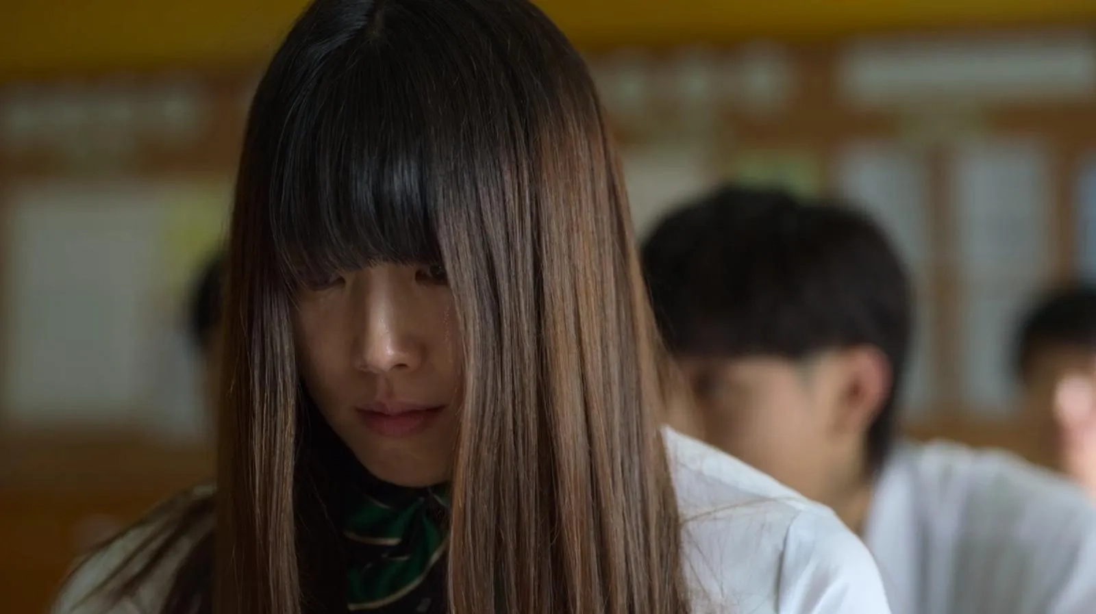 Oh Hye-soo and Yoo In-soo in All of Us Are Dead (2022)