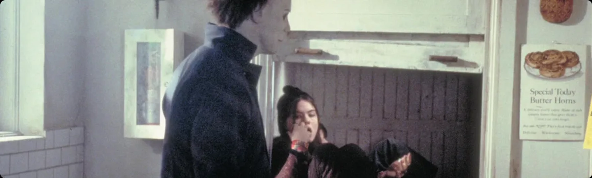 Jodi Lyn O'Keefe and Chris Durand in Halloween H20: 20 Years Later (1998)