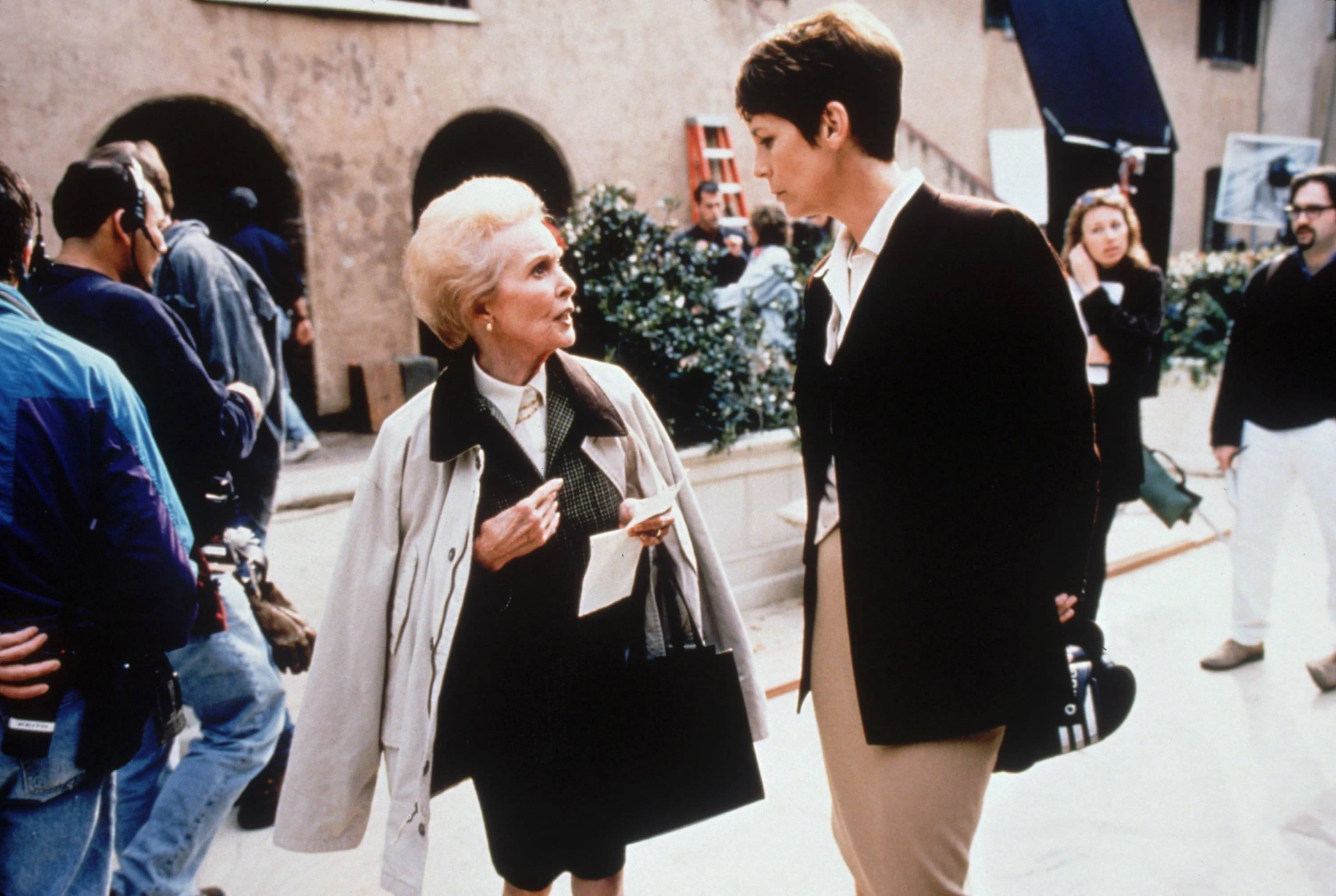 Jamie Lee Curtis and Janet Leigh in Halloween H20: 20 Years Later (1998)