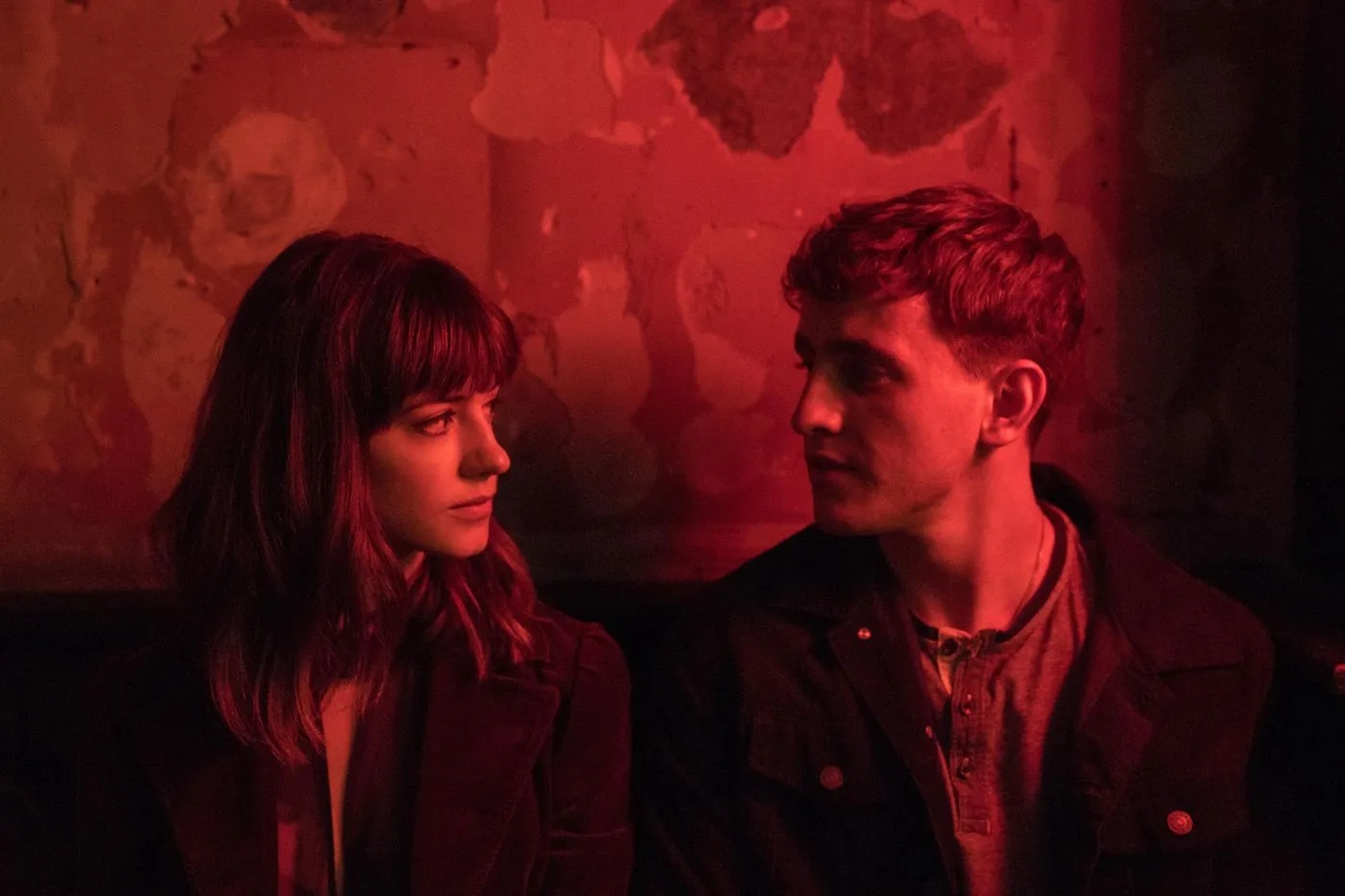 Daisy Edgar-Jones and Paul Mescal in Normal People: Episode #1.5 (2020)