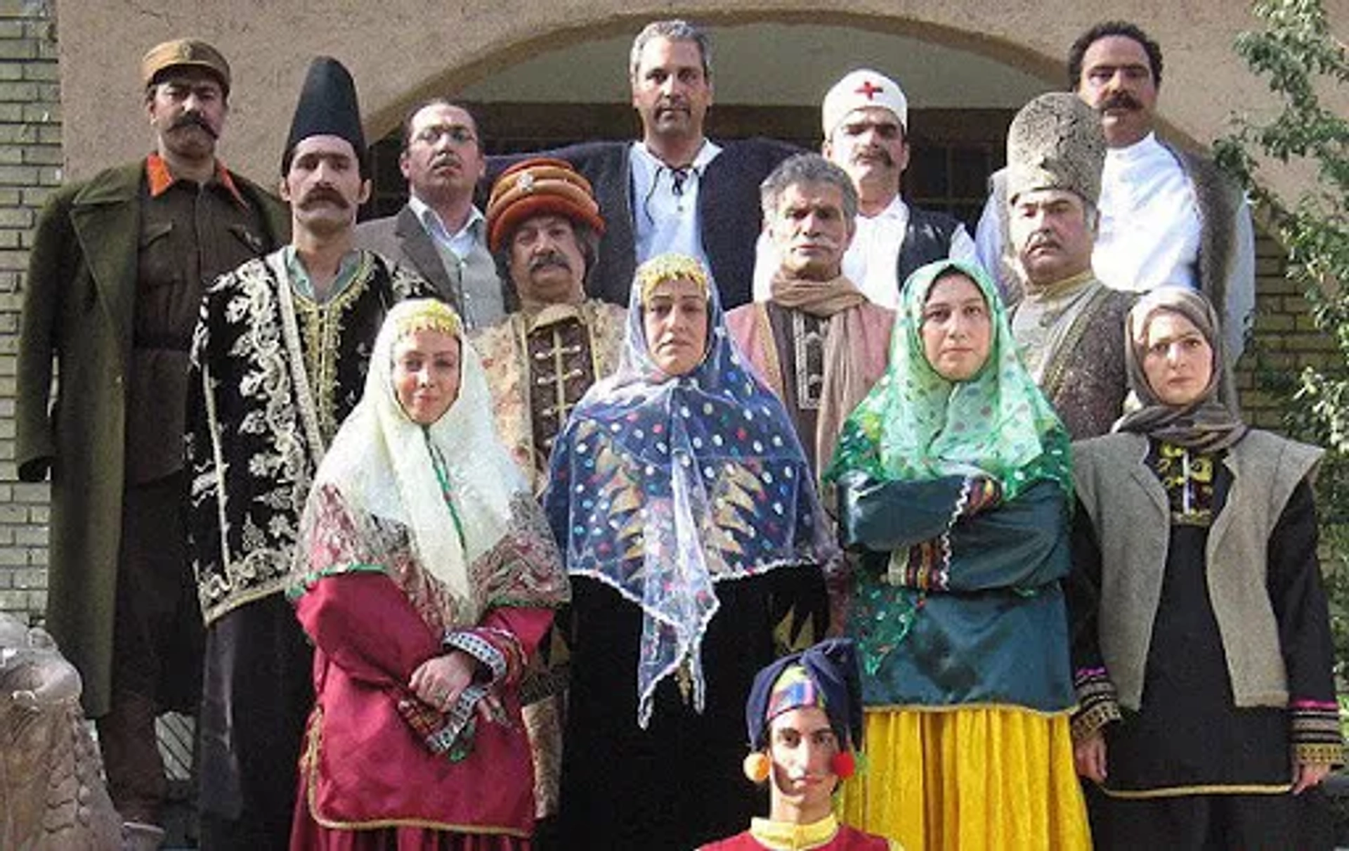 Asghar Heidari, Saeed Pirdust, Mohammad Reza Hedayati, Behnoosh Bakhtiari, Mehran Modiri, Mohammad Shiri, Fatemeh Hashemi, Sa'ed Hedayati, Ali Kazemi, Shaghayegh Dehghan, Falamak Jonidi, Siamak Ansari, Hadi Kazemi, and Shayan Ahadifar in Barareh Nights (2005)