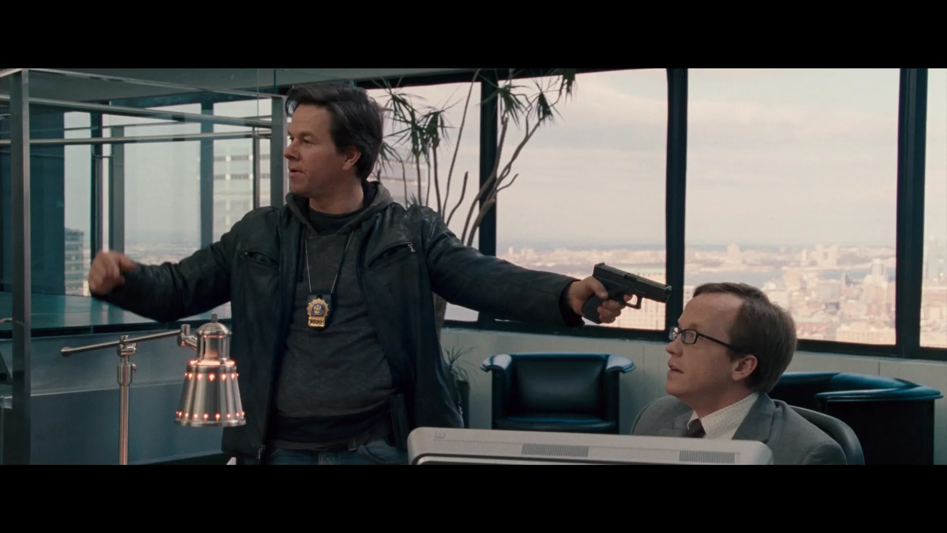 Mark Wahlberg and Chris Gethard in The Other Guys (2010)