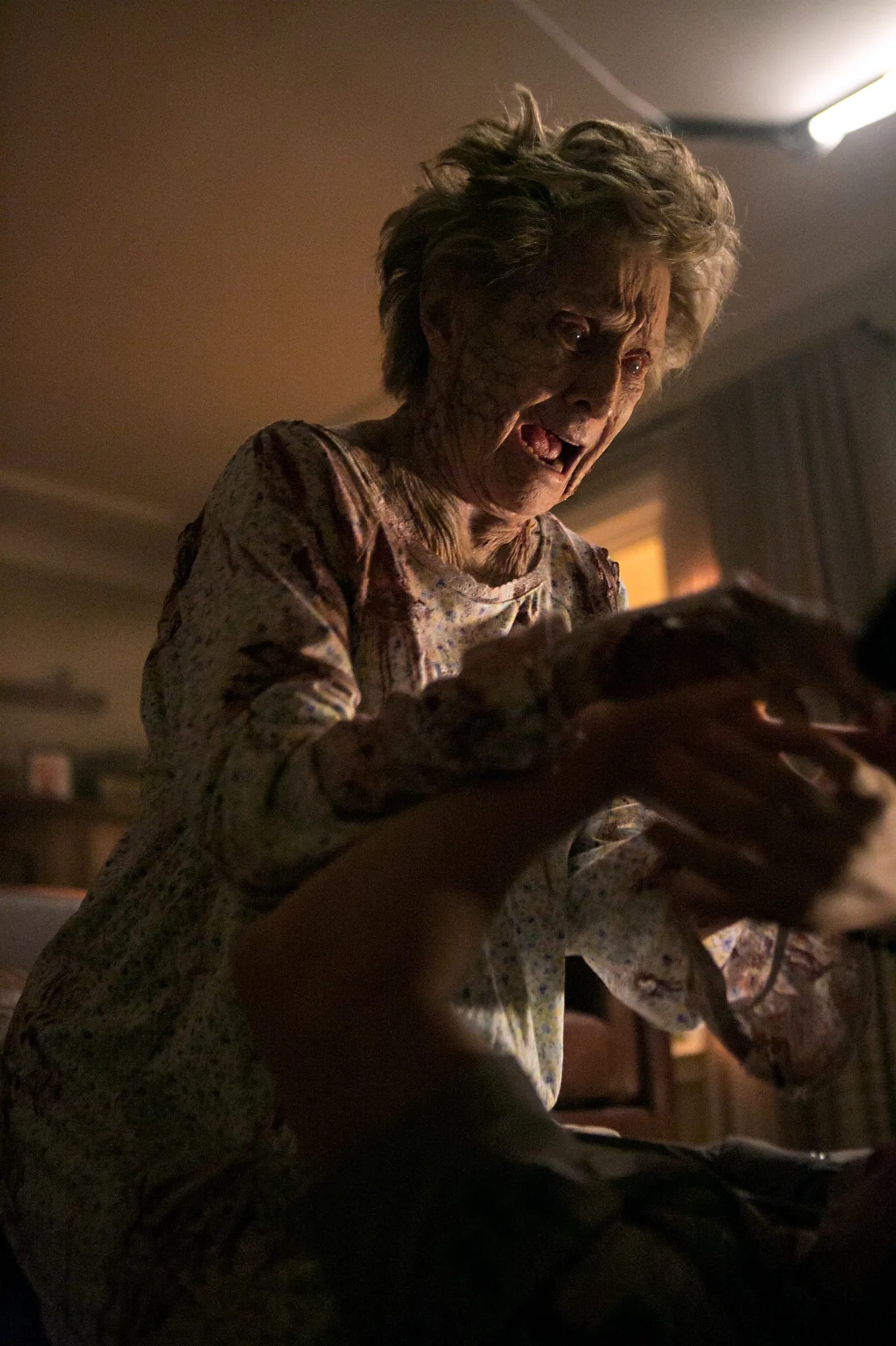 Cloris Leachman in Scouts Guide to the Zombie Apocalypse (2015)