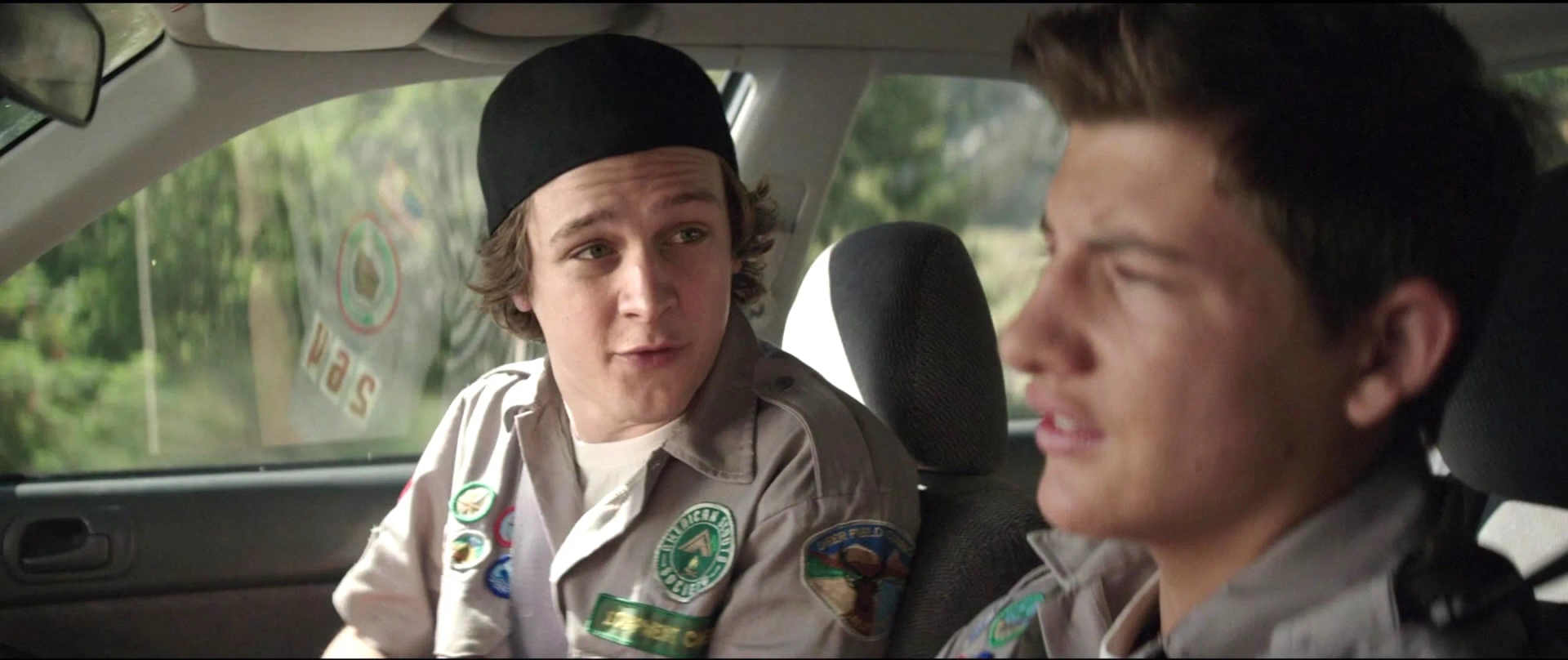 Logan Miller and Tye Sheridan in Scouts Guide to the Zombie Apocalypse (2015)