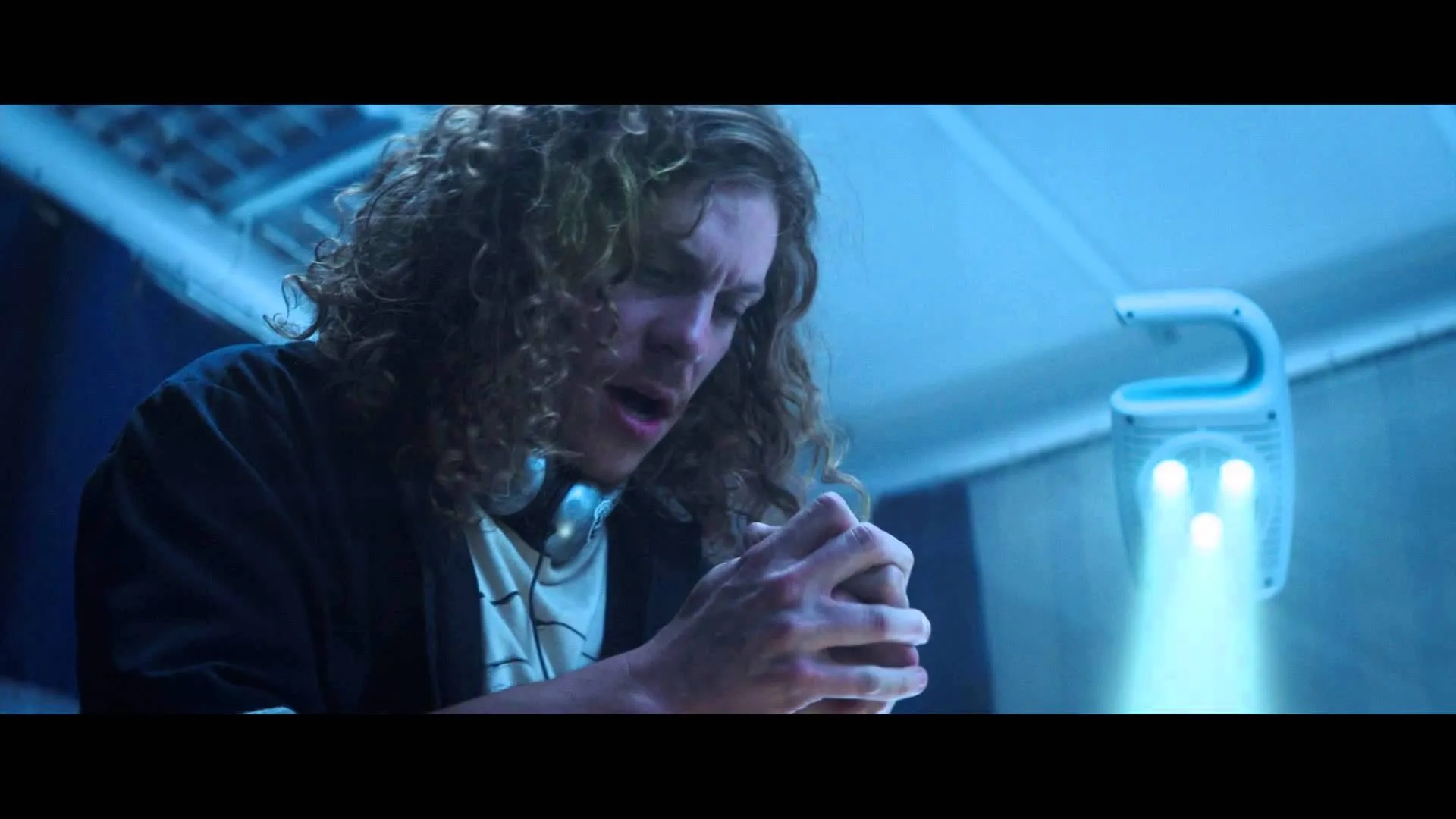 Blake Anderson in Scouts Guide to the Zombie Apocalypse (2015)