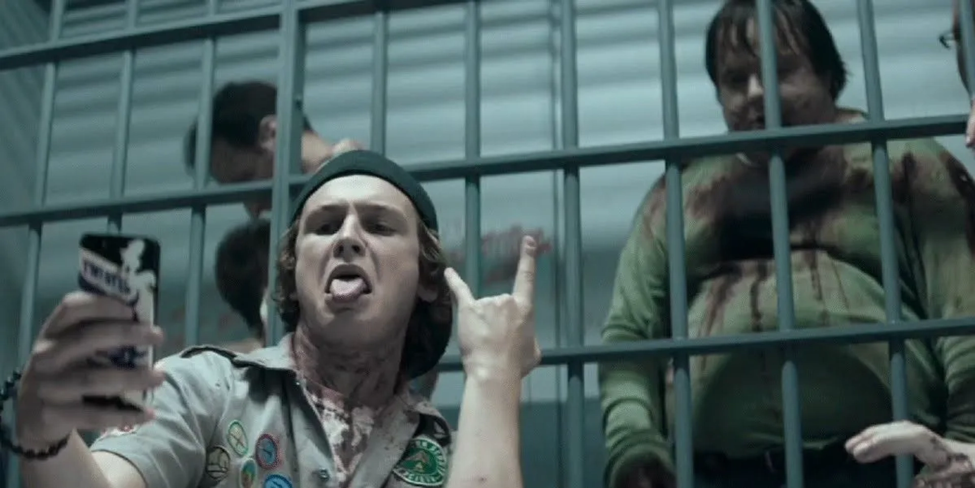 Logan Miller in Scouts Guide to the Zombie Apocalypse (2015)