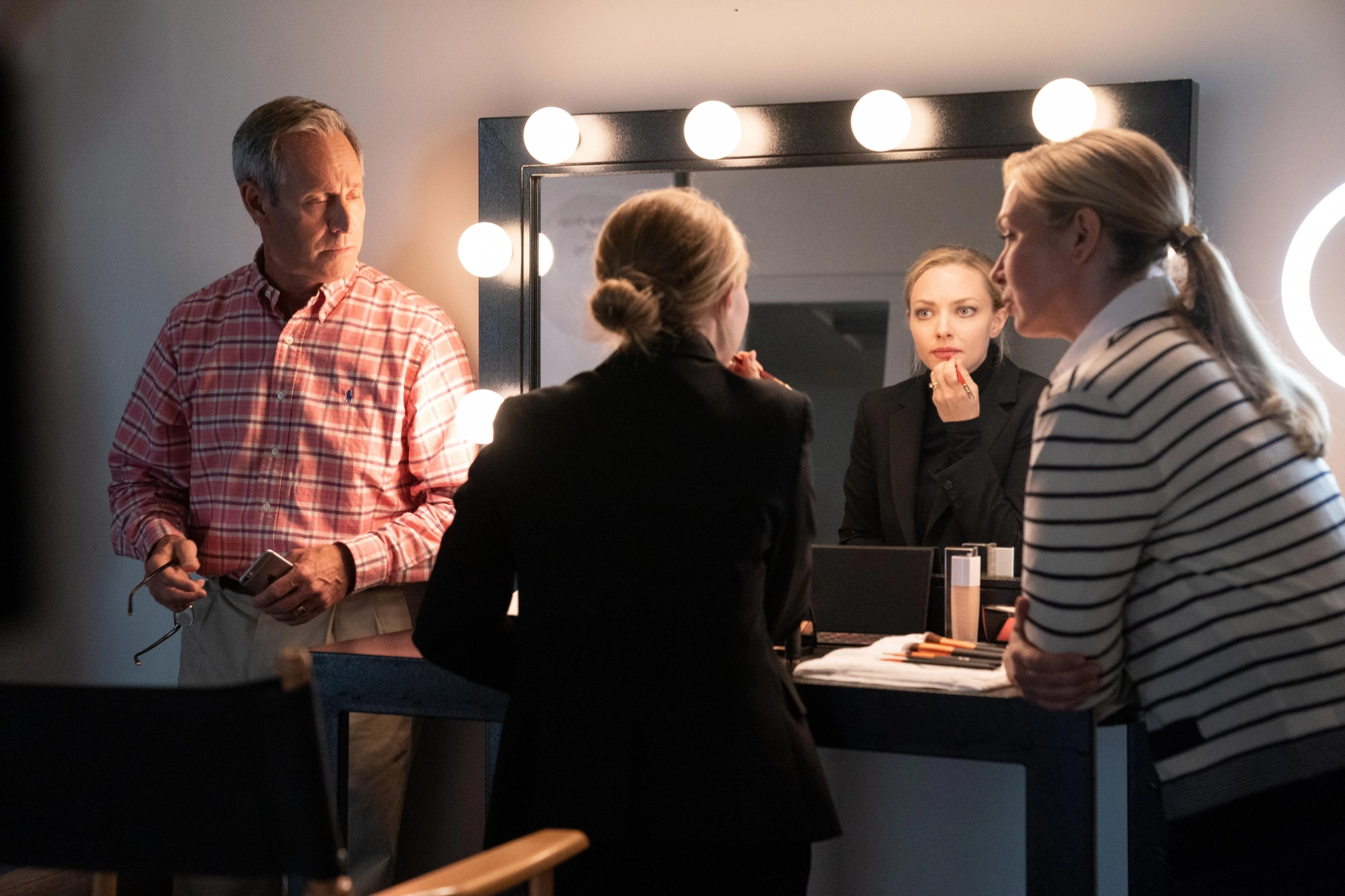 Michel Gill, Elizabeth Marvel, and Amanda Seyfried in The Dropout (2022)