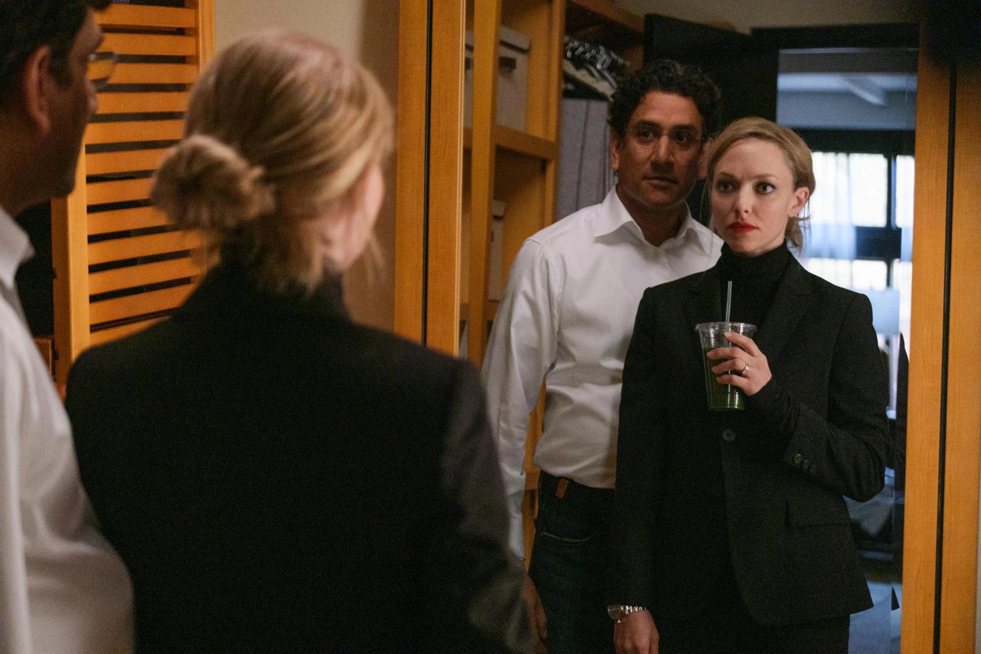 Naveen Andrews and Amanda Seyfried in The Dropout (2022)