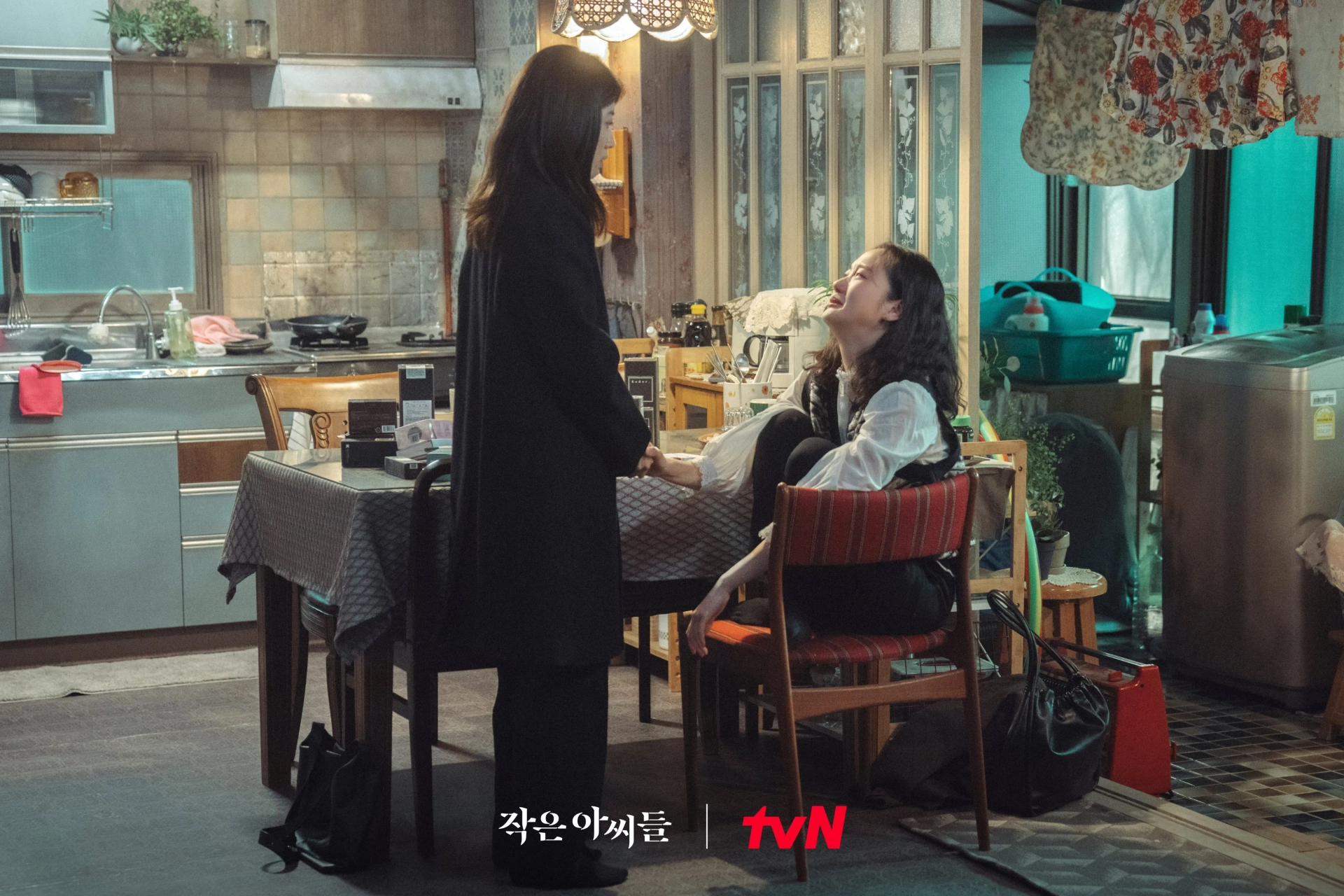 Nam Ji-hyun and Kim Go-eun in Little Women (2022)