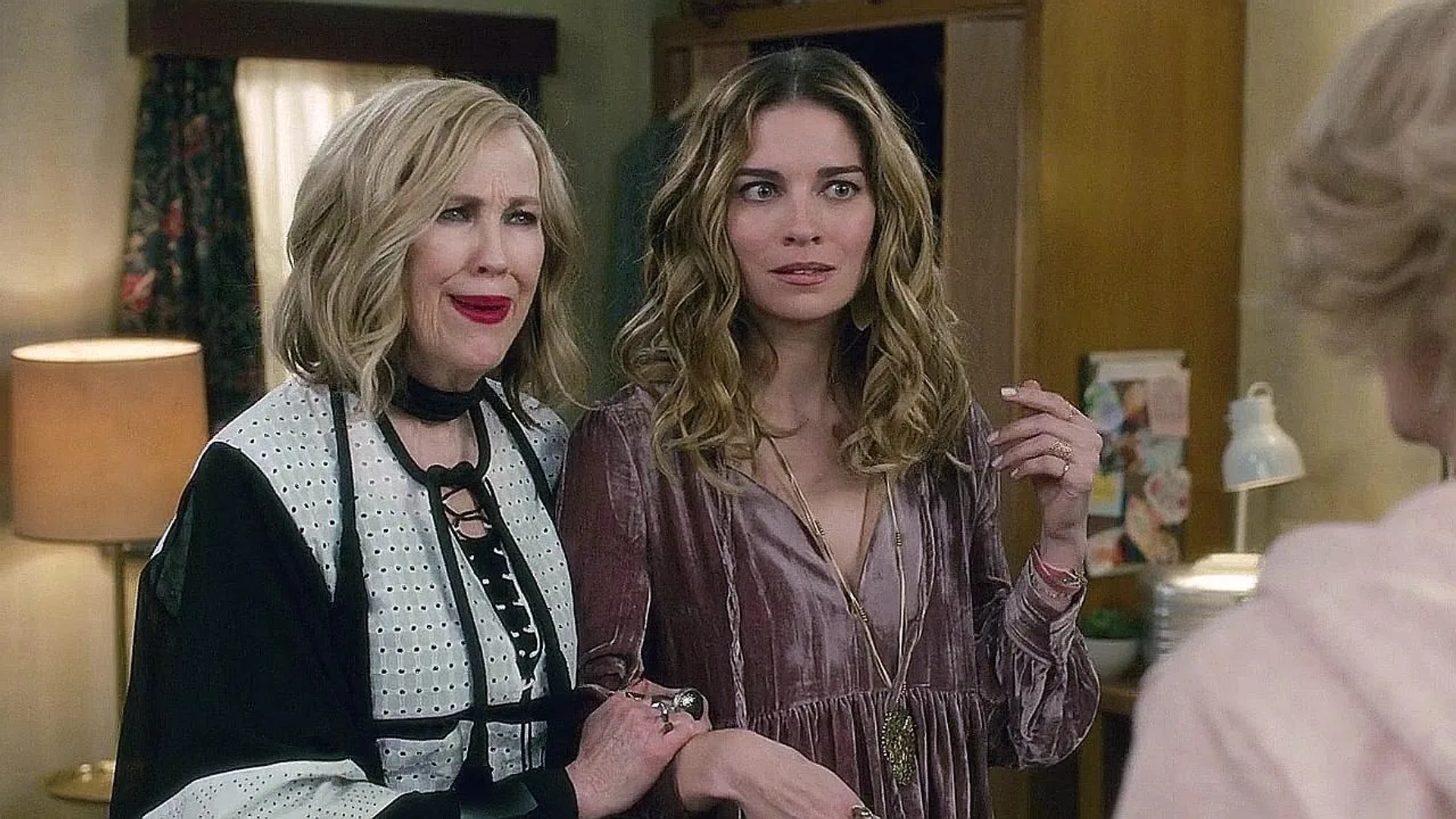 Catherine O'Hara and Annie Murphy in Schitt's Creek (2015)