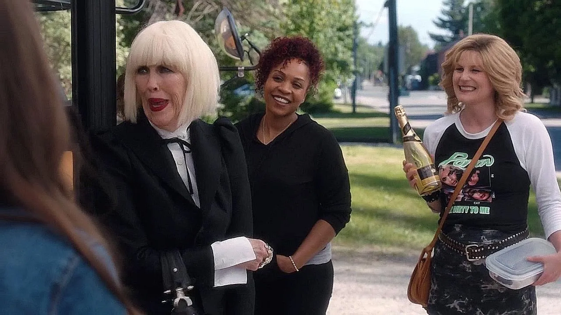 Catherine O'Hara, Jennifer Robertson, and Divine Brown in Schitt's Creek (2015)