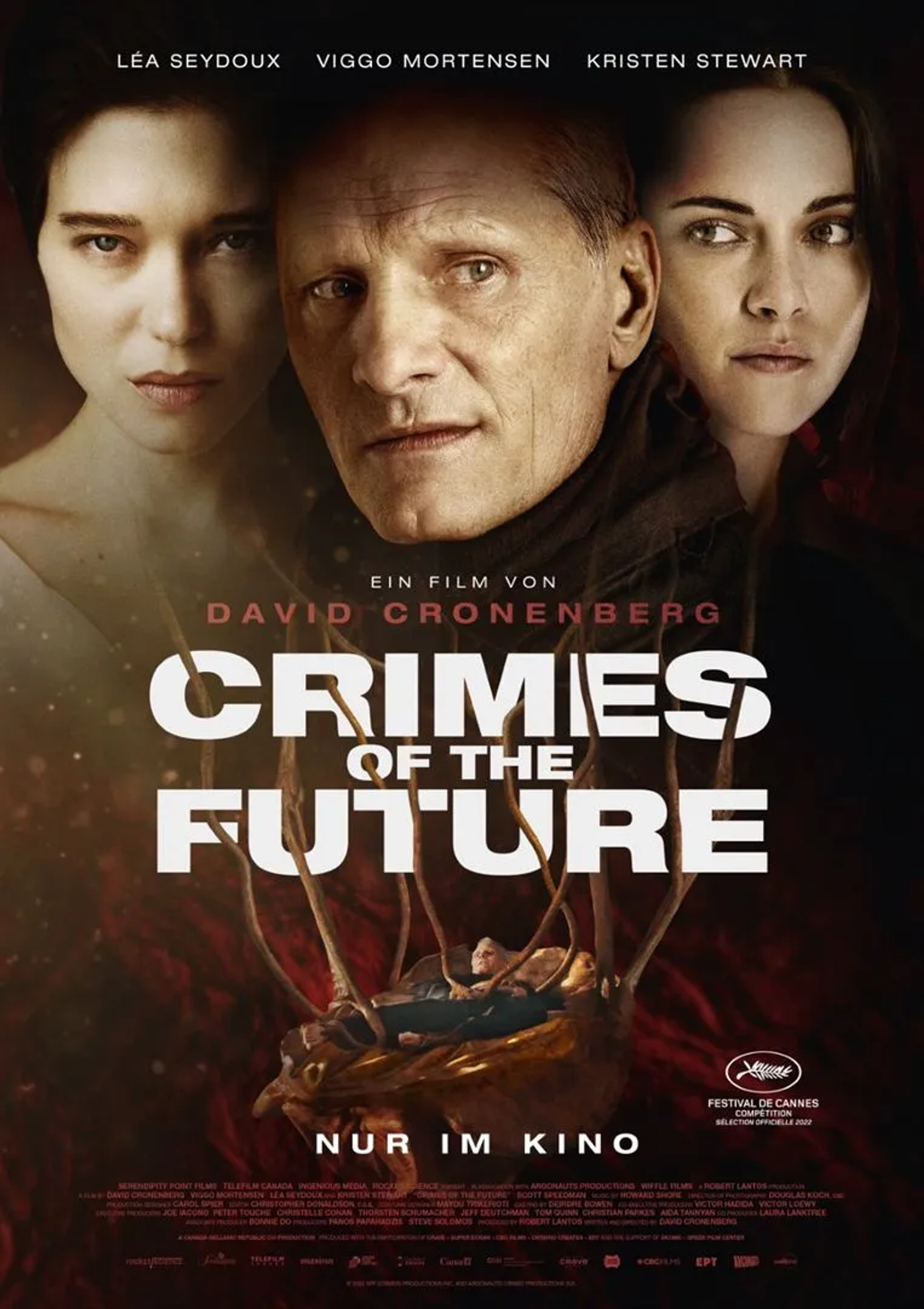 Viggo Mortensen, Kristen Stewart, and Léa Seydoux in Crimes of the Future (2022)