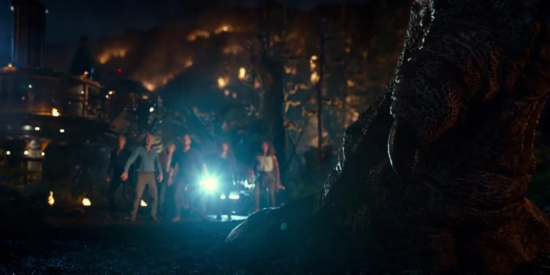 Jeff Goldblum, Laura Dern, Sam Neill, Bryce Dallas Howard, Chris Pratt, and DeWanda Wise in Jurassic World Dominion (2022)