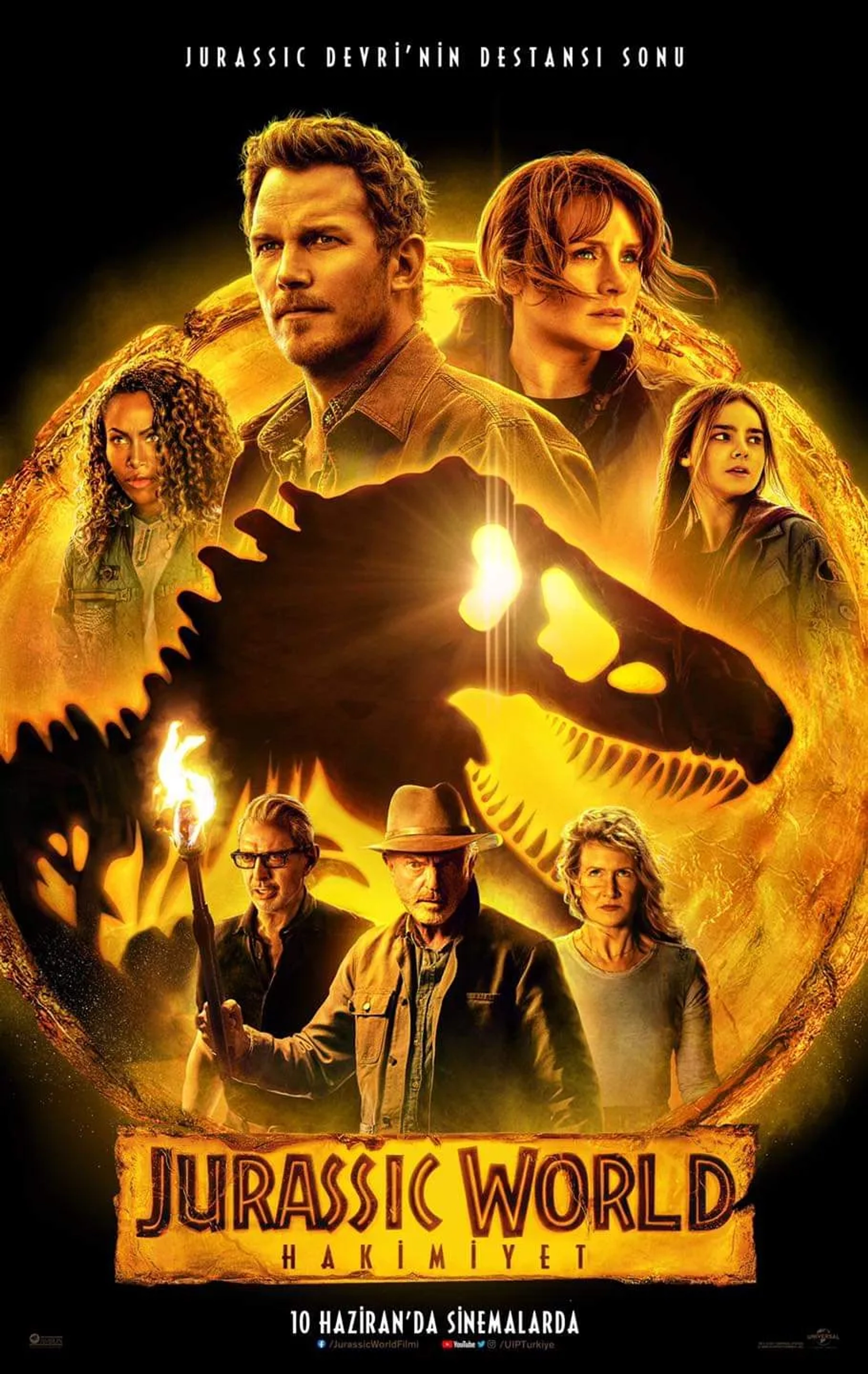 Jeff Goldblum, Laura Dern, Sam Neill, Bryce Dallas Howard, Chris Pratt, DeWanda Wise, and Isabella Sermon in Jurassic World Dominion (2022)