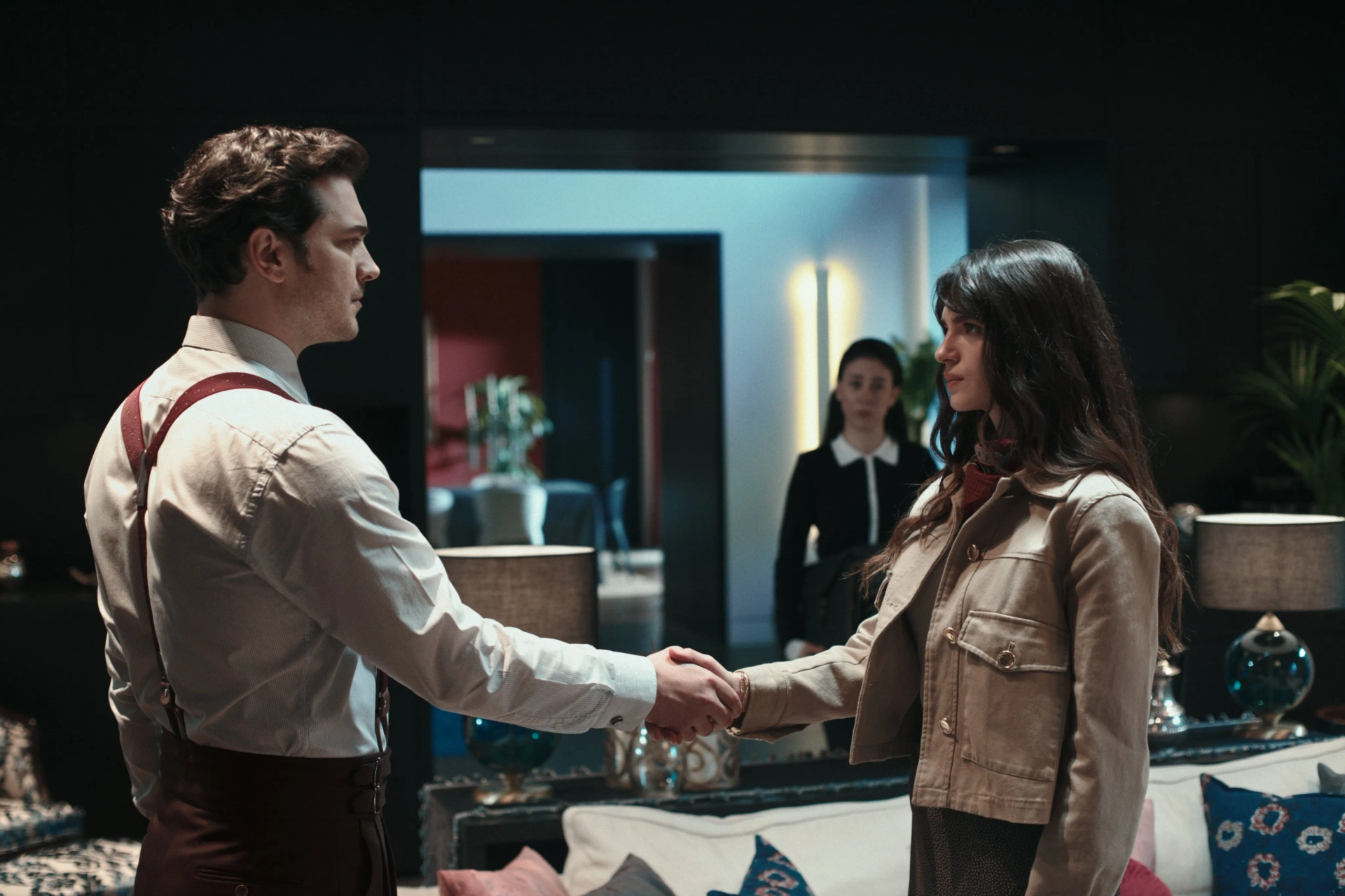 Sifanur Gül and Çagatay Ulusoy in The Tailor (2023)