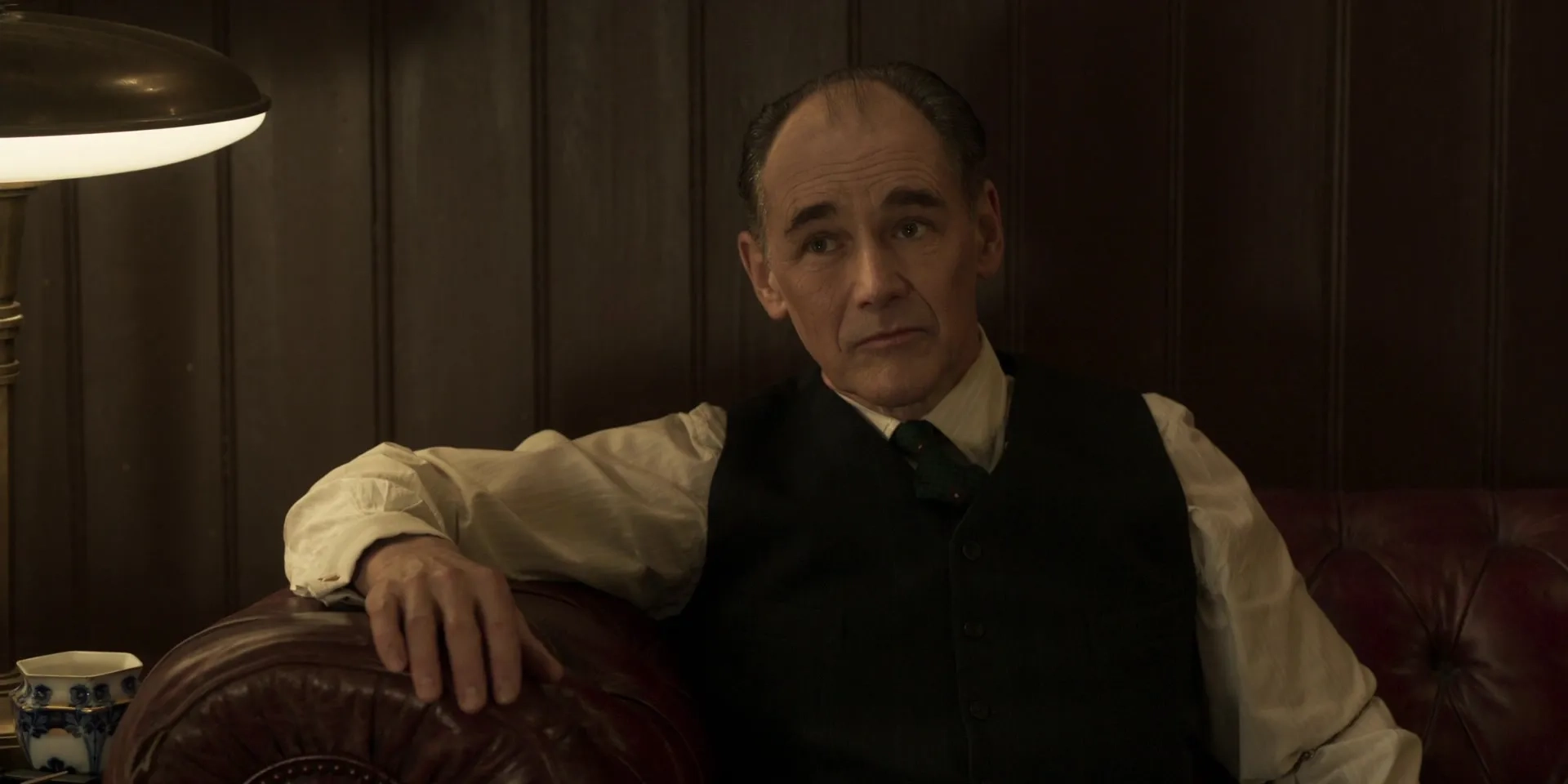 Mark Rylance in The Outfit (2022)