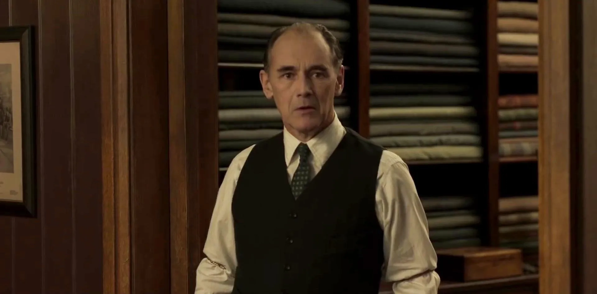 Mark Rylance in The Outfit (2022)