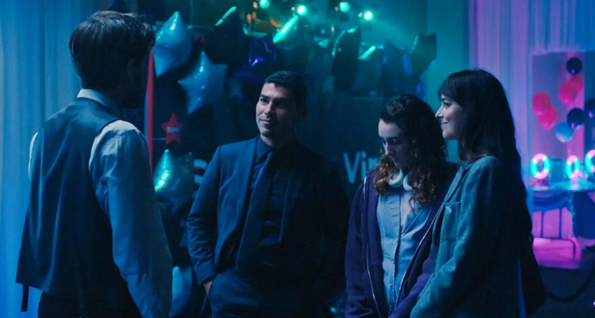 Dakota Johnson, Vanessa Burghardt, Raúl Castillo, and Cooper Raiff in Cha Cha Real Smooth (2022)