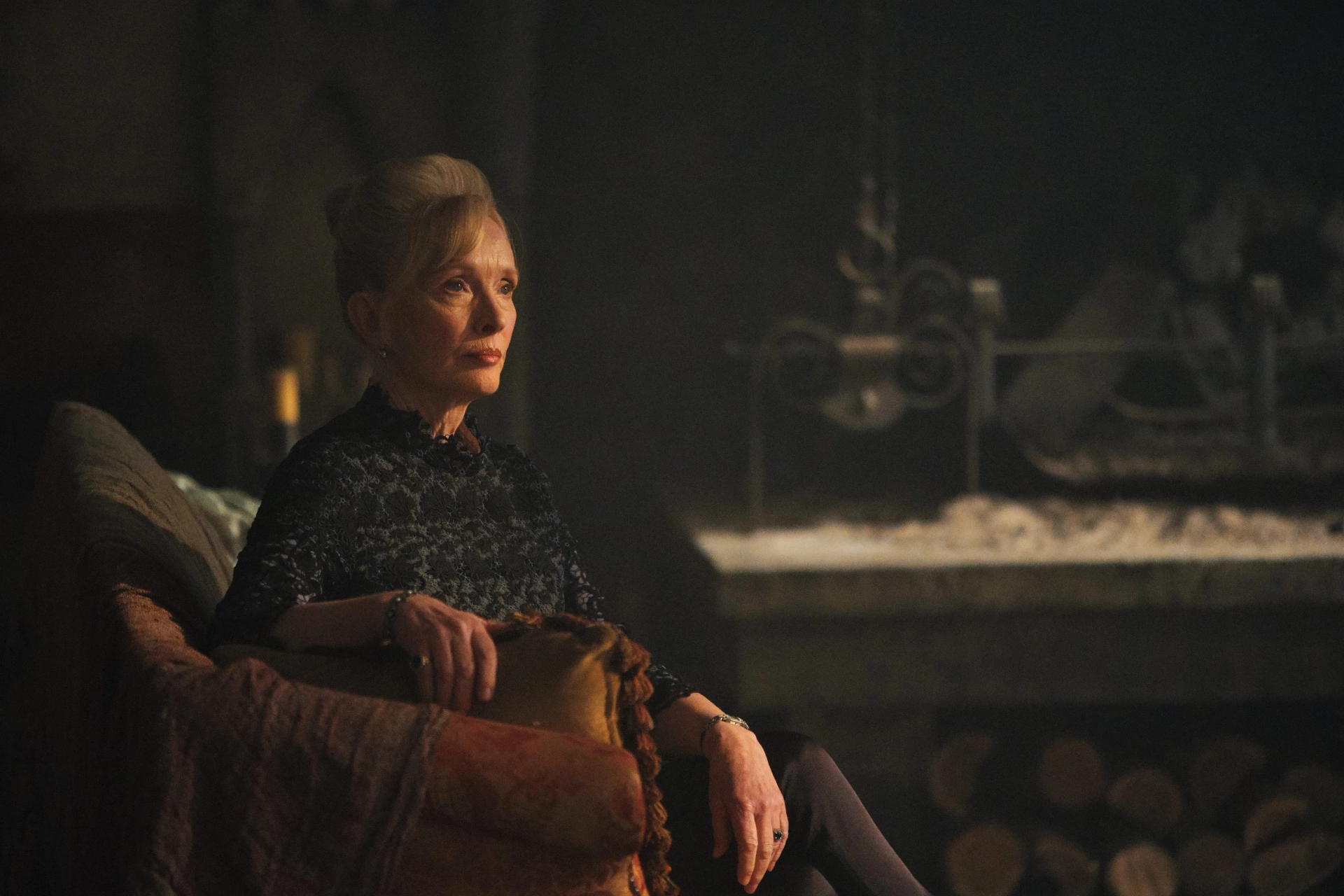 Lindsay Duncan in A Discovery of Witches: Episode #2.4 (2021)