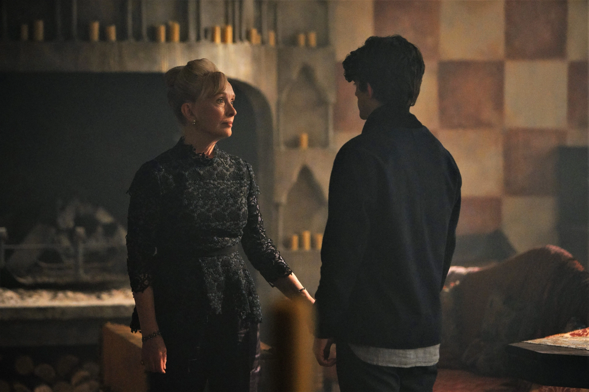 Lindsay Duncan and Edward Bluemel in A Discovery of Witches: Episode #2.4 (2021)