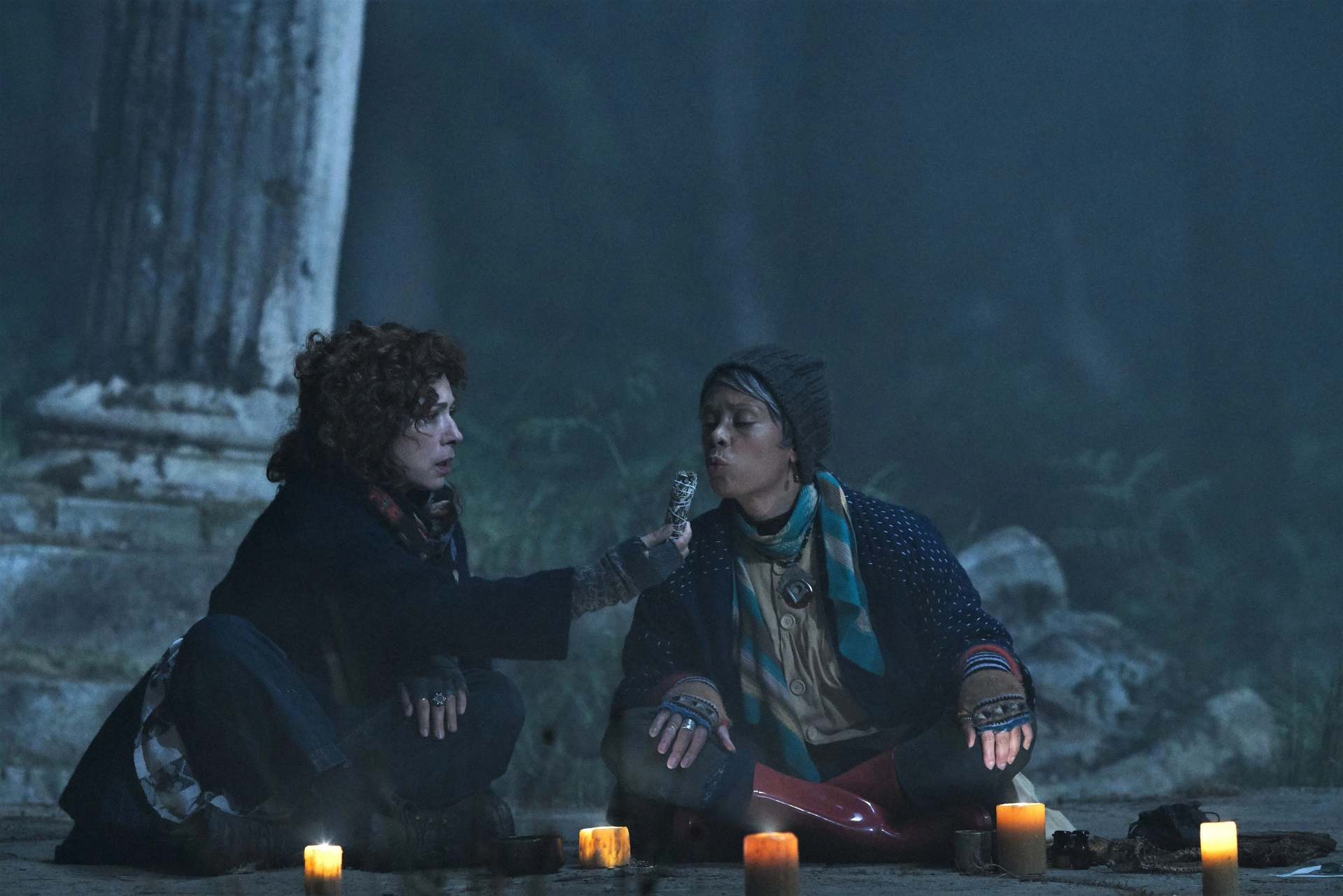 Alex Kingston and Valarie Pettiford in A Discovery of Witches: Episode #2.8 (2021)