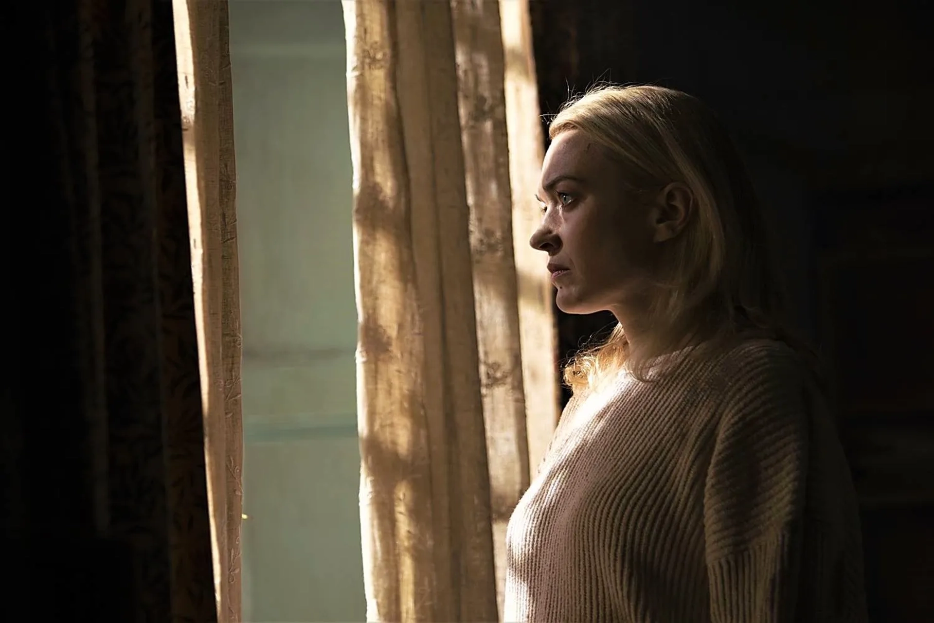 Sophia Myles in A Discovery of Witches (2018)