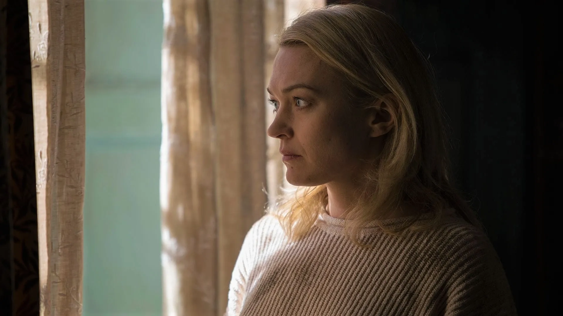 Sophia Myles in A Discovery of Witches (2018)